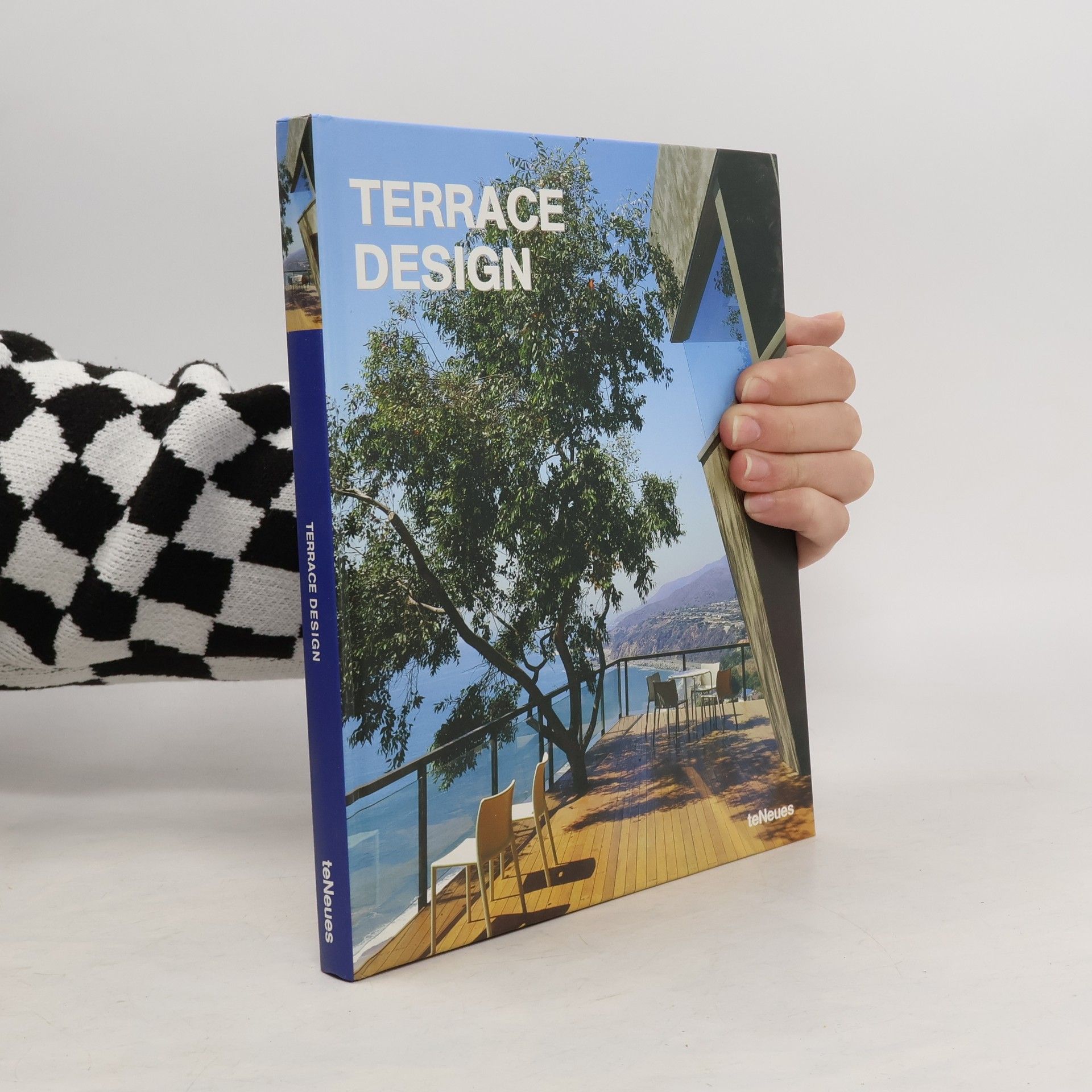 Alejandro Bahamon Terrace design