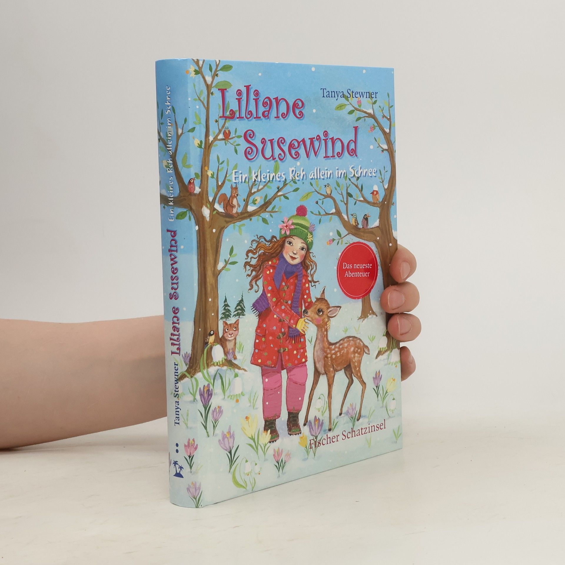 Liliane Susewind Ein kleines Reh allein im Schnee