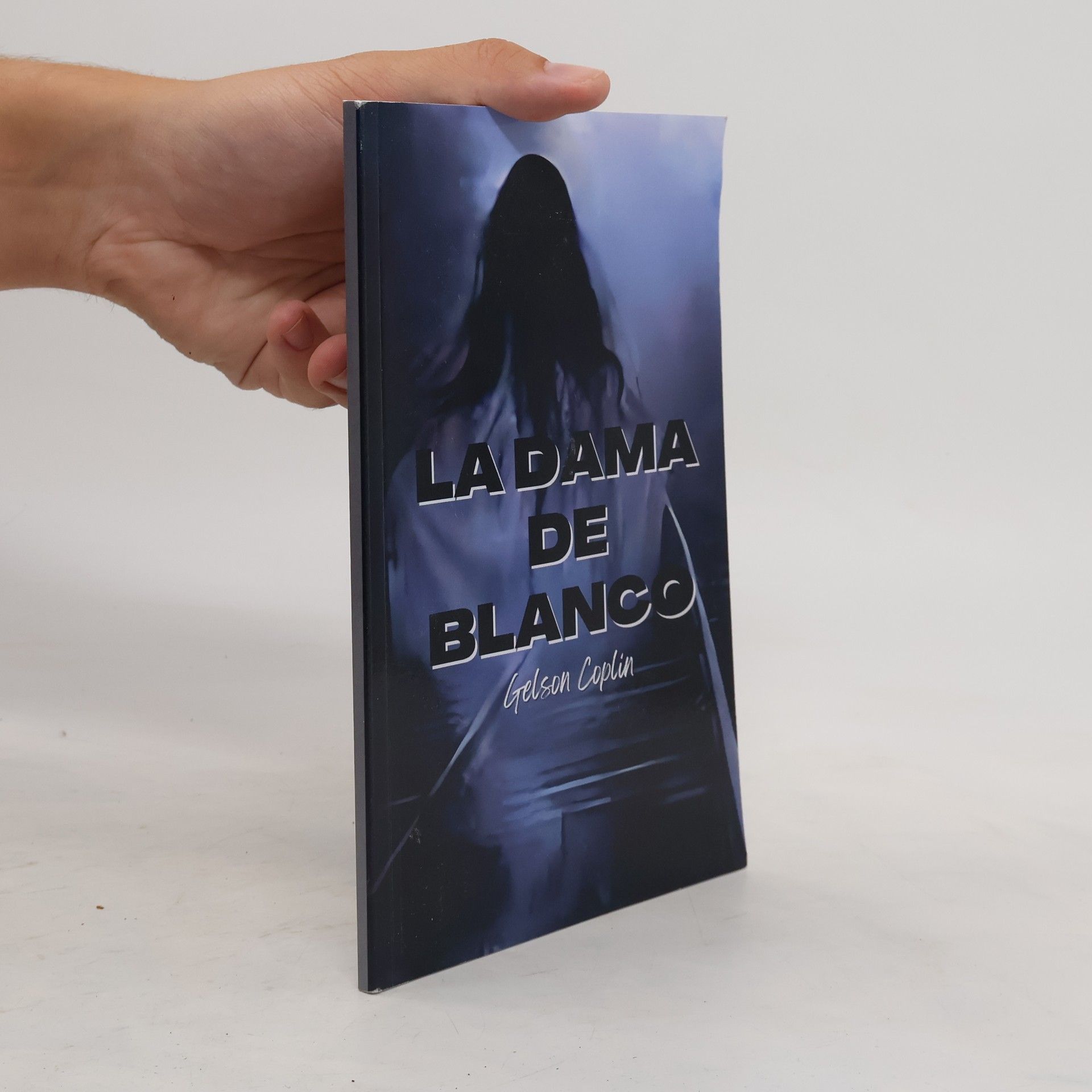 Gelson Coplin La dama de blanco