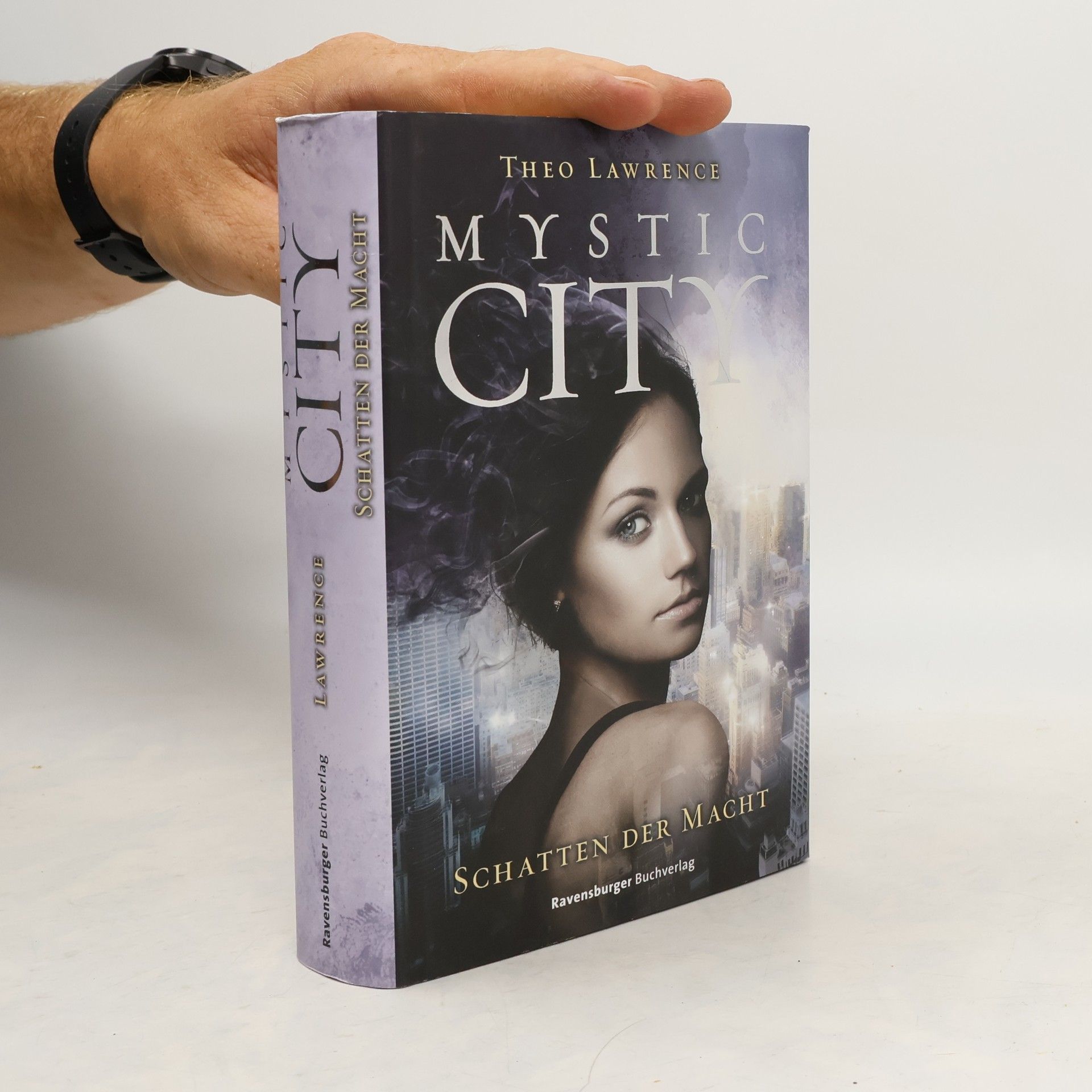 Theo Lawrence Mystic City. Schatten der Macht