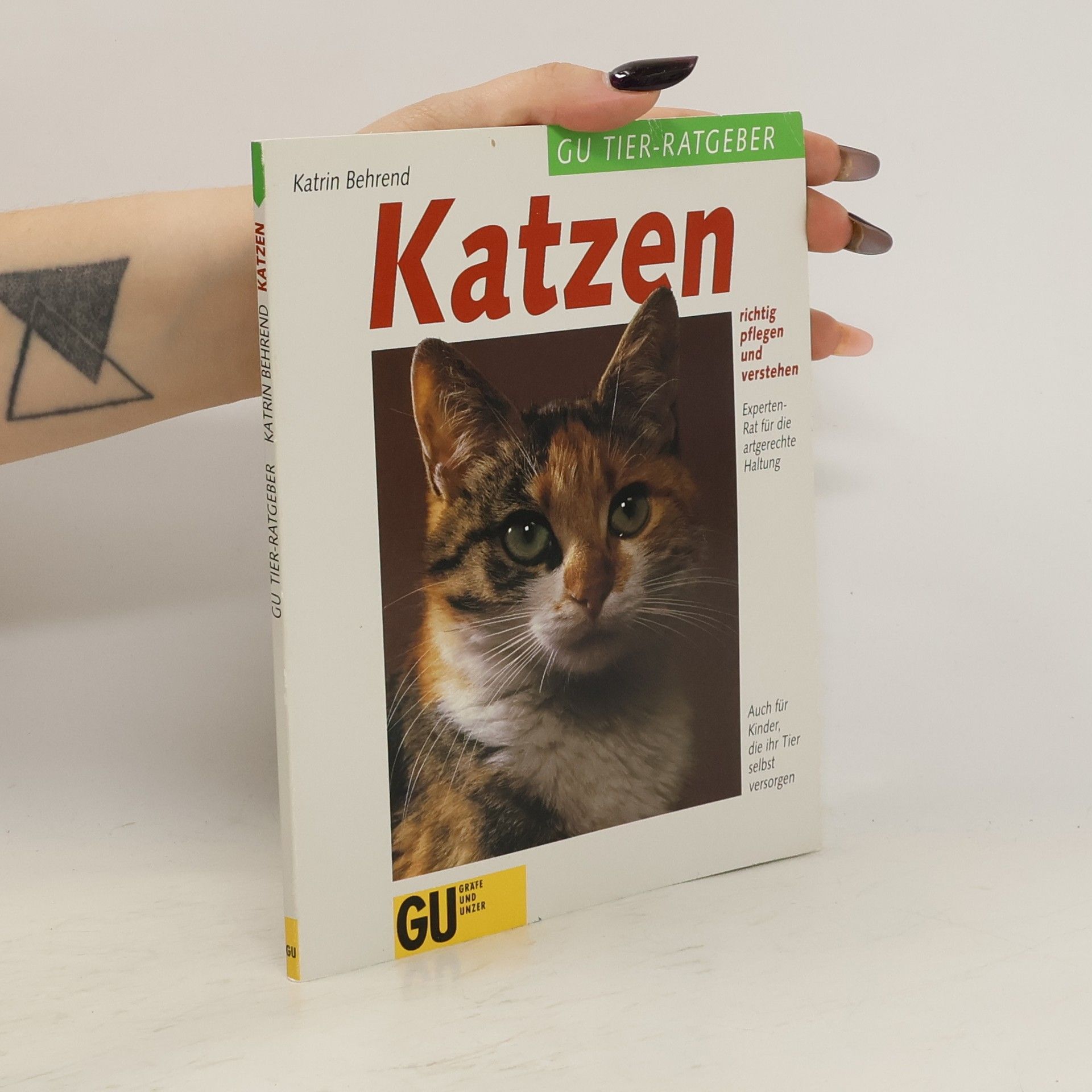 Katrin Behrend Katzen richtig pflegenund verstehen