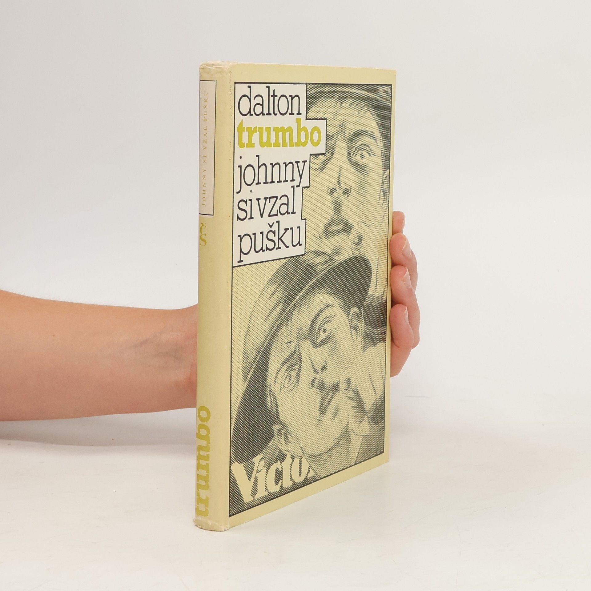 Johnny si vzal pušku