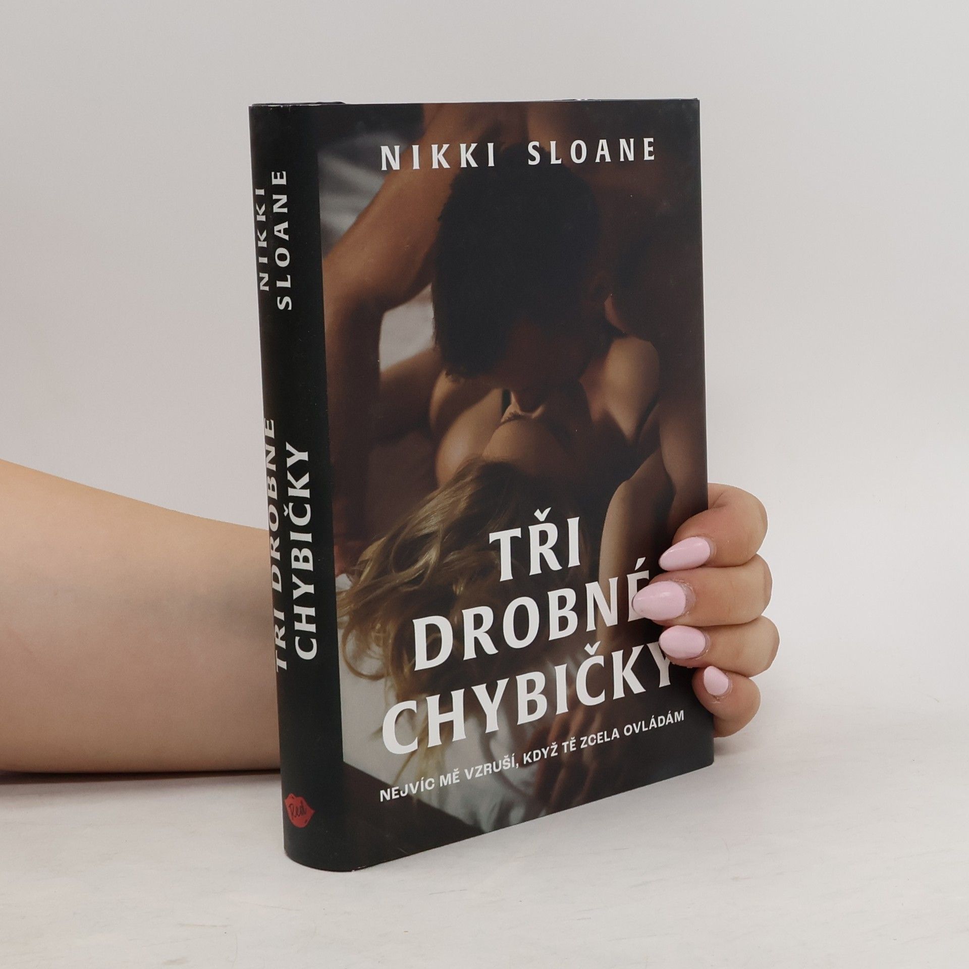 Nikki Sloane Tři drobné chybičky