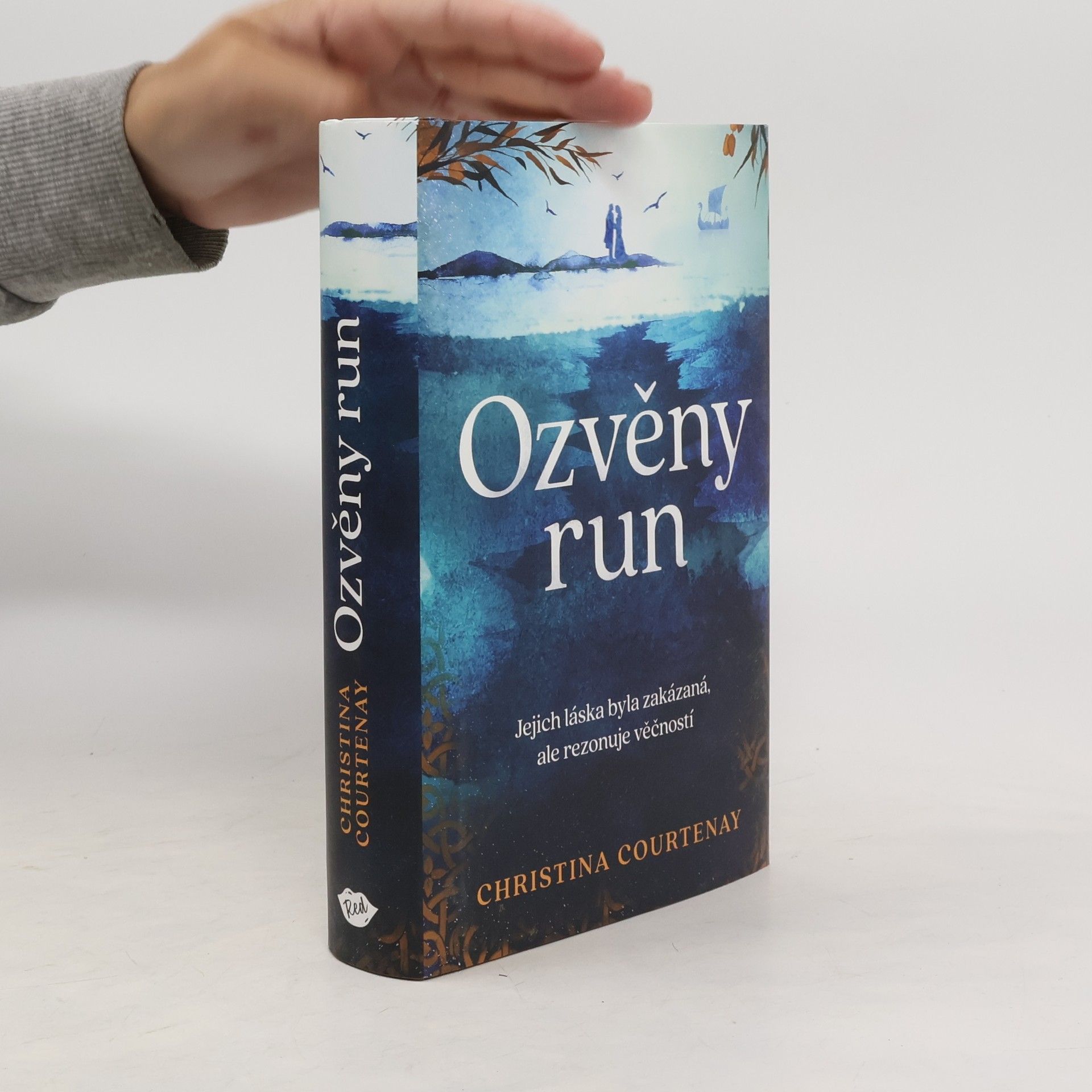 Christina Courtenay Ozvěny run