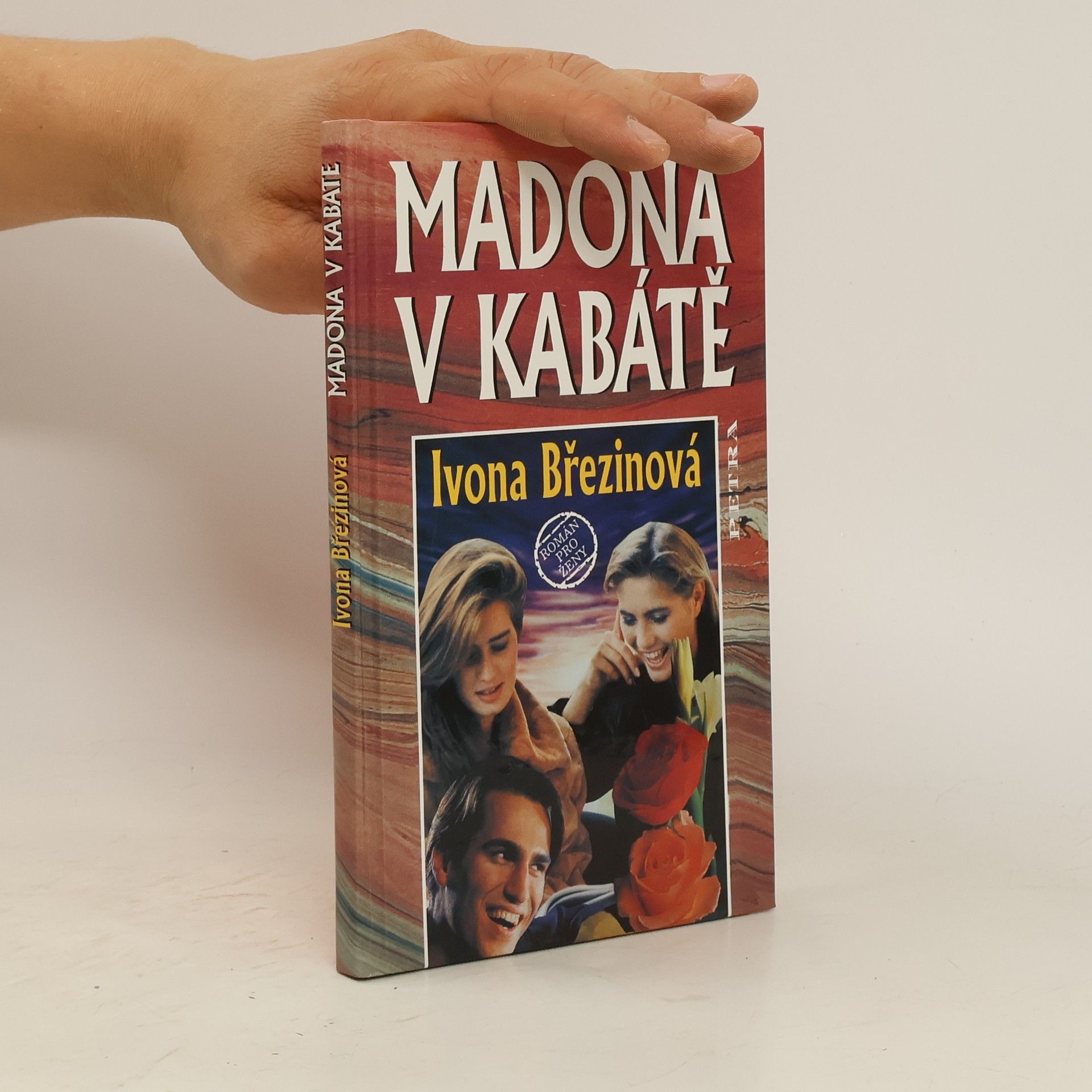 Ivona Březinová Madona v kabátě