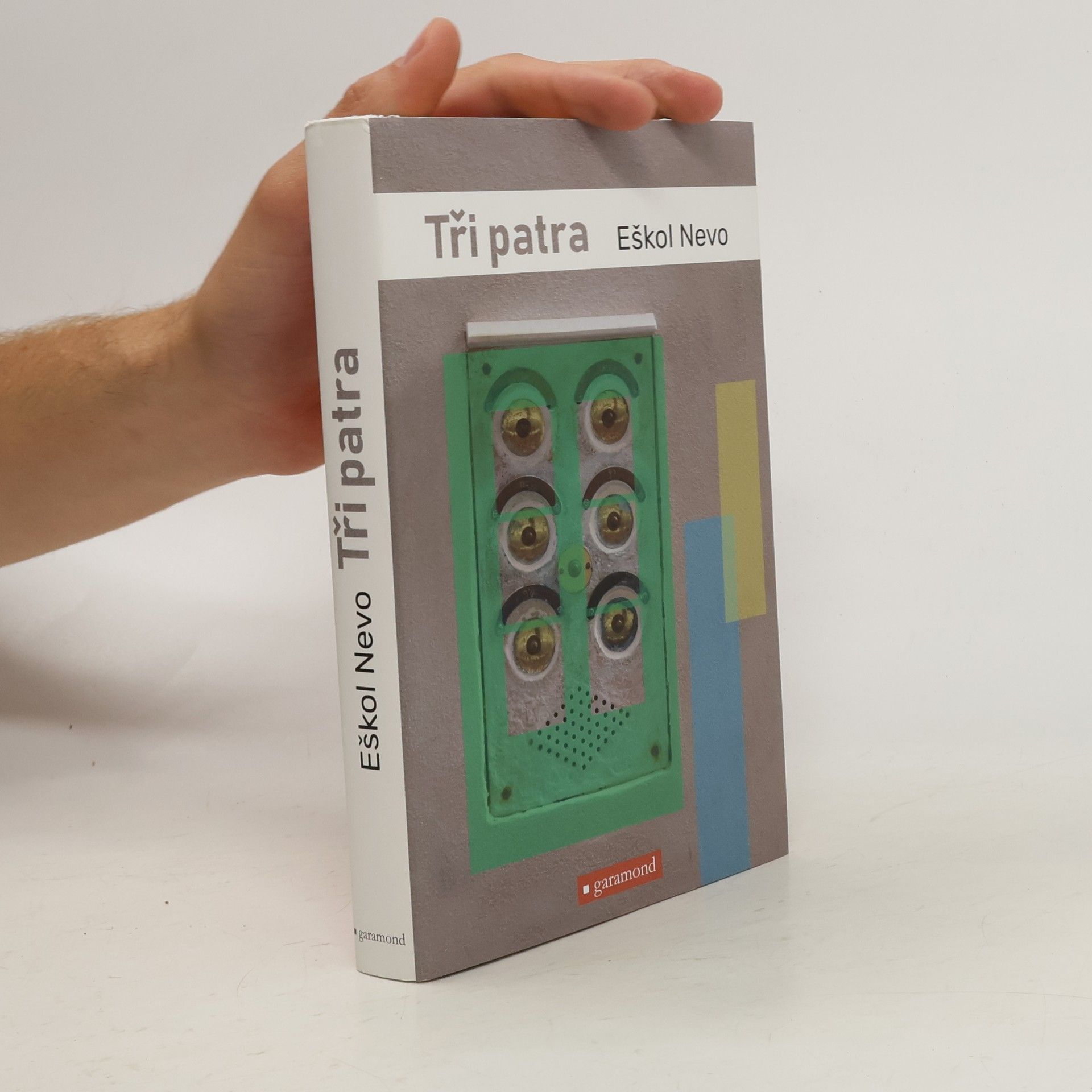 Eškol Nevo Tři patra