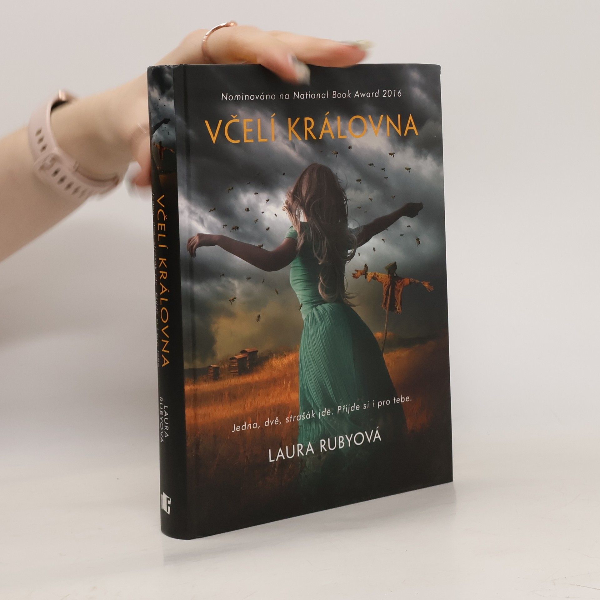 Laura Ruby Včelí královna