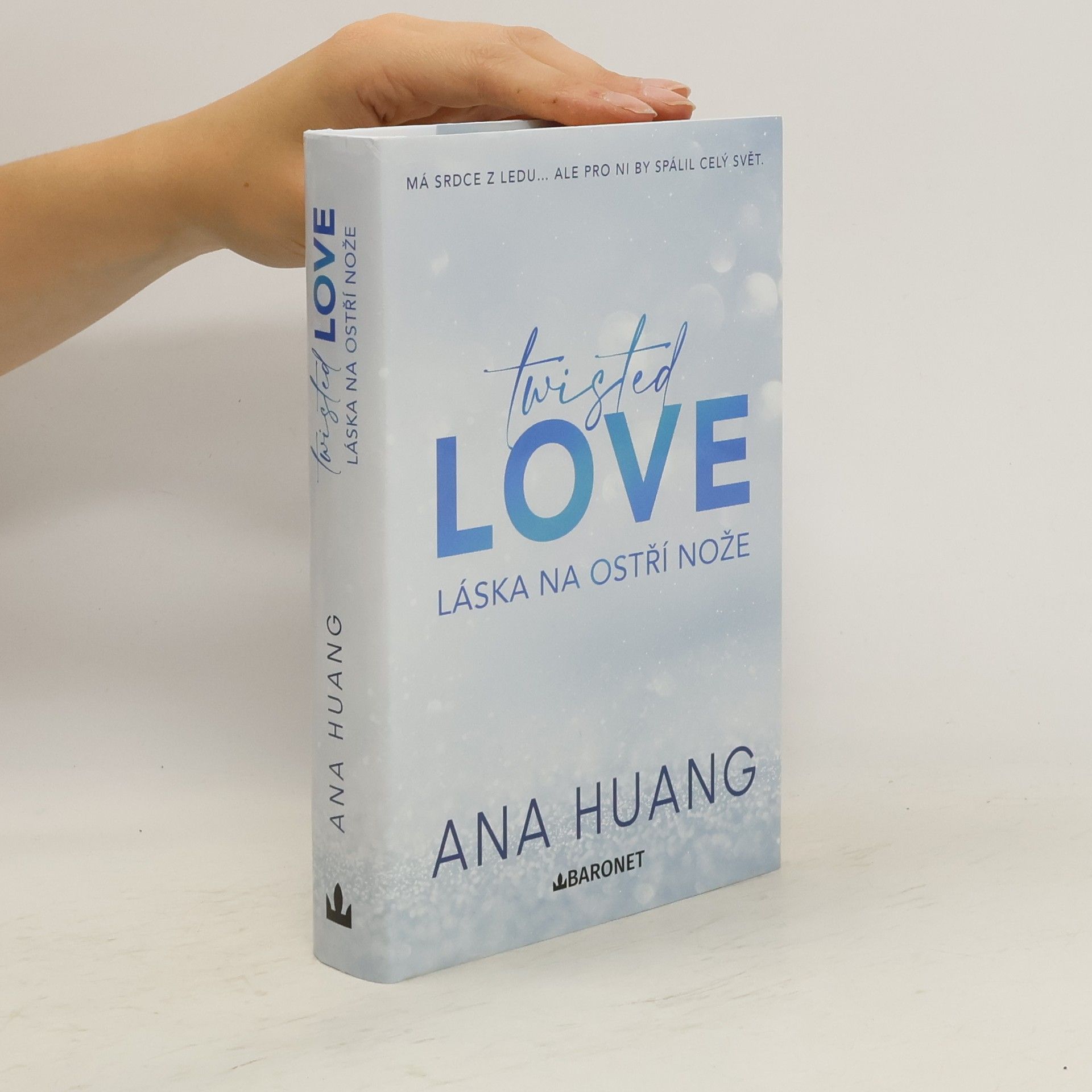 Ana Huang Twisted love. Láska na ostří nože