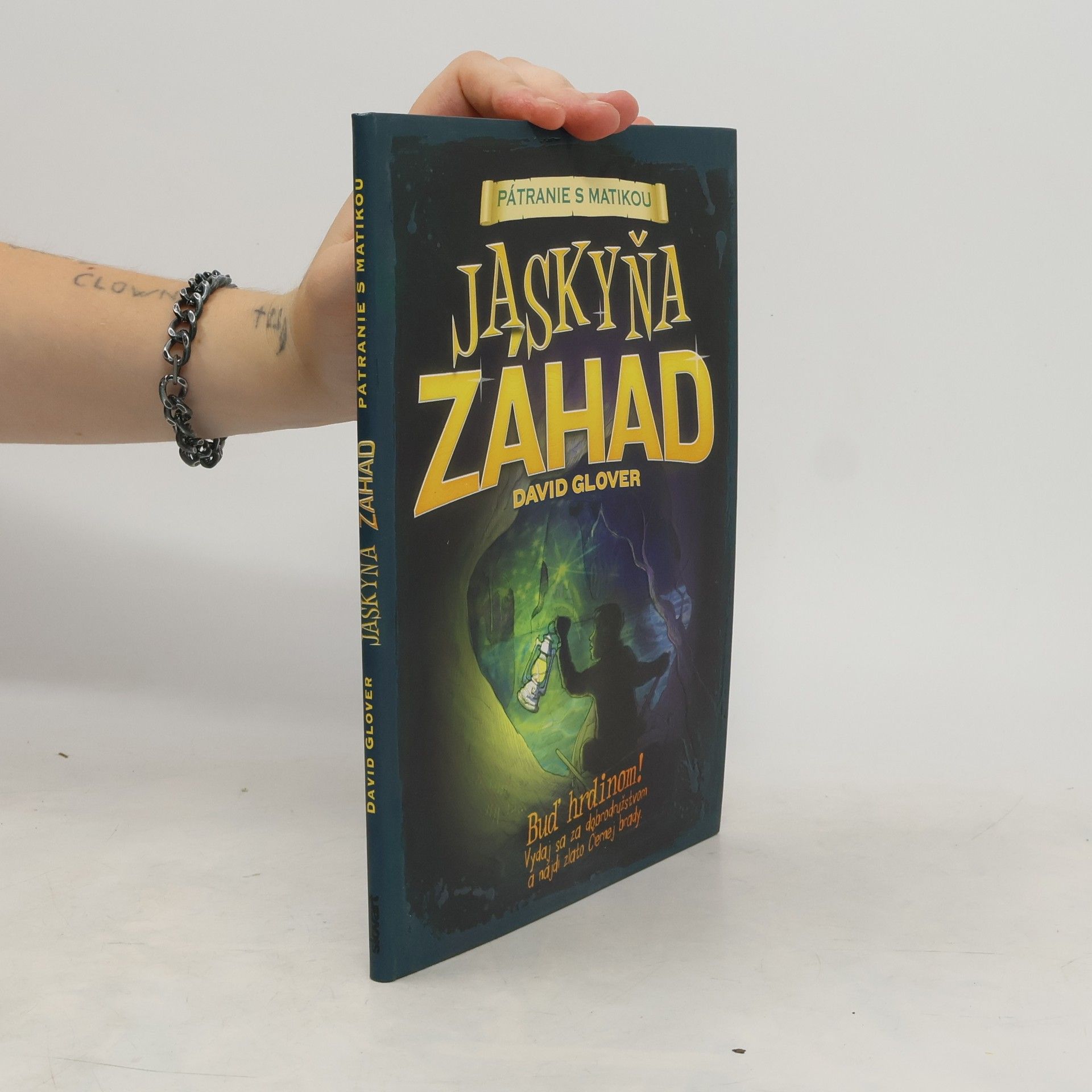 David Glover Jaskyňa záhad