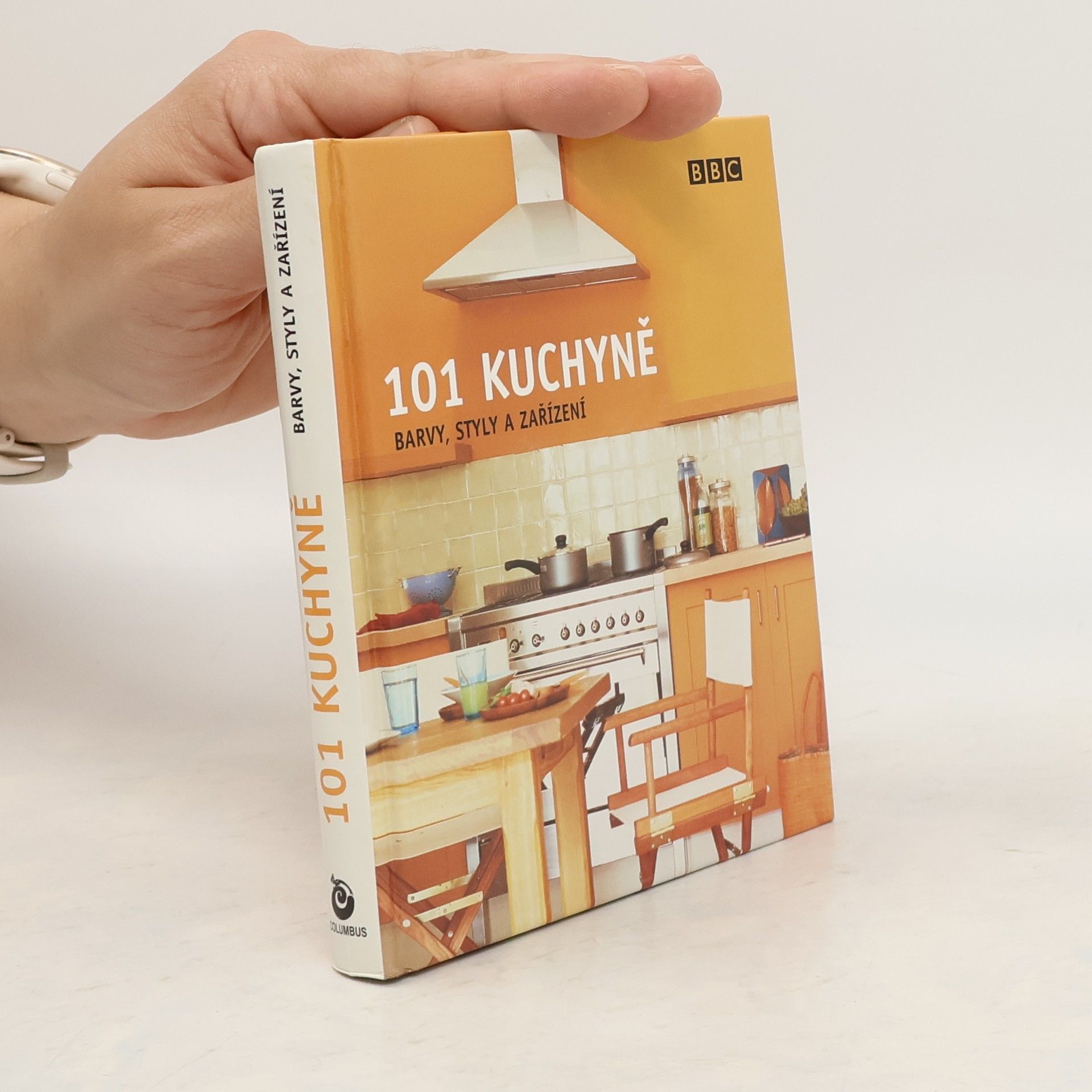 Julie Savill 101 kuchyně. Barvy, styly a zařízení