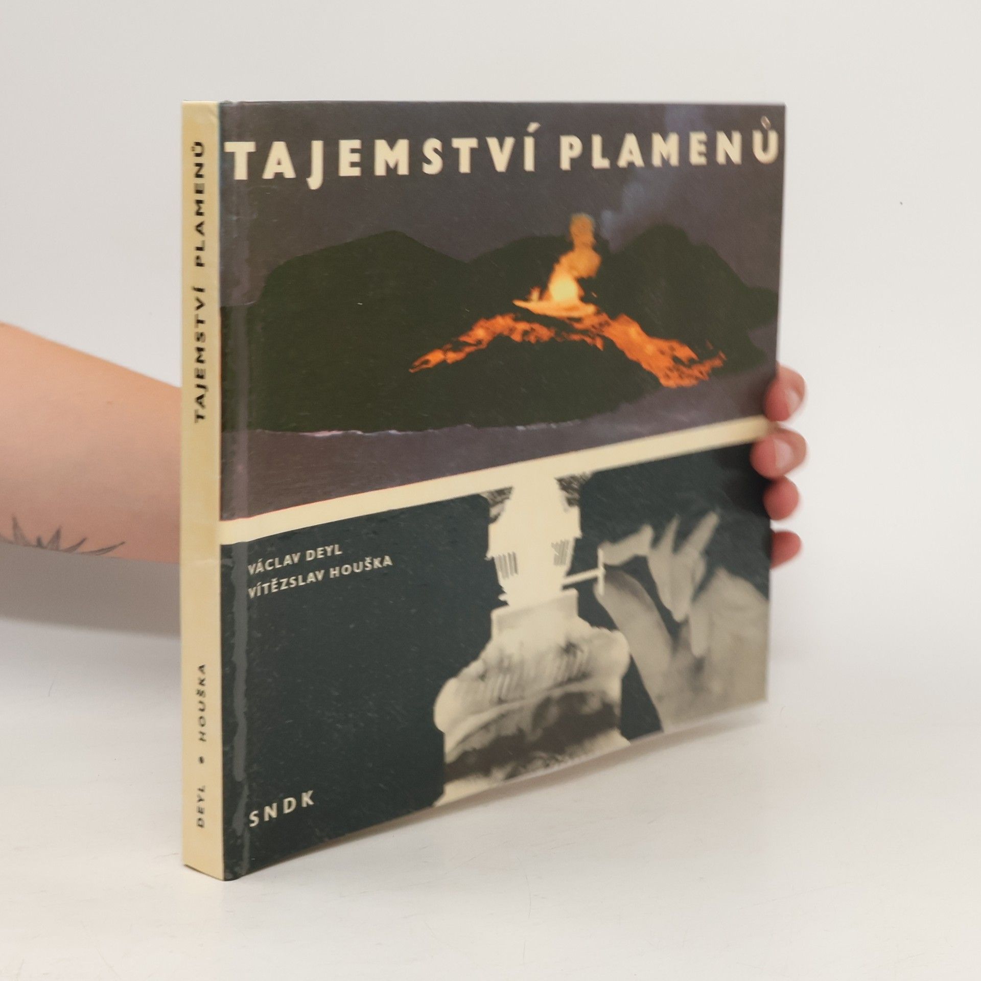 Václav Deyl Tajemství plamenů