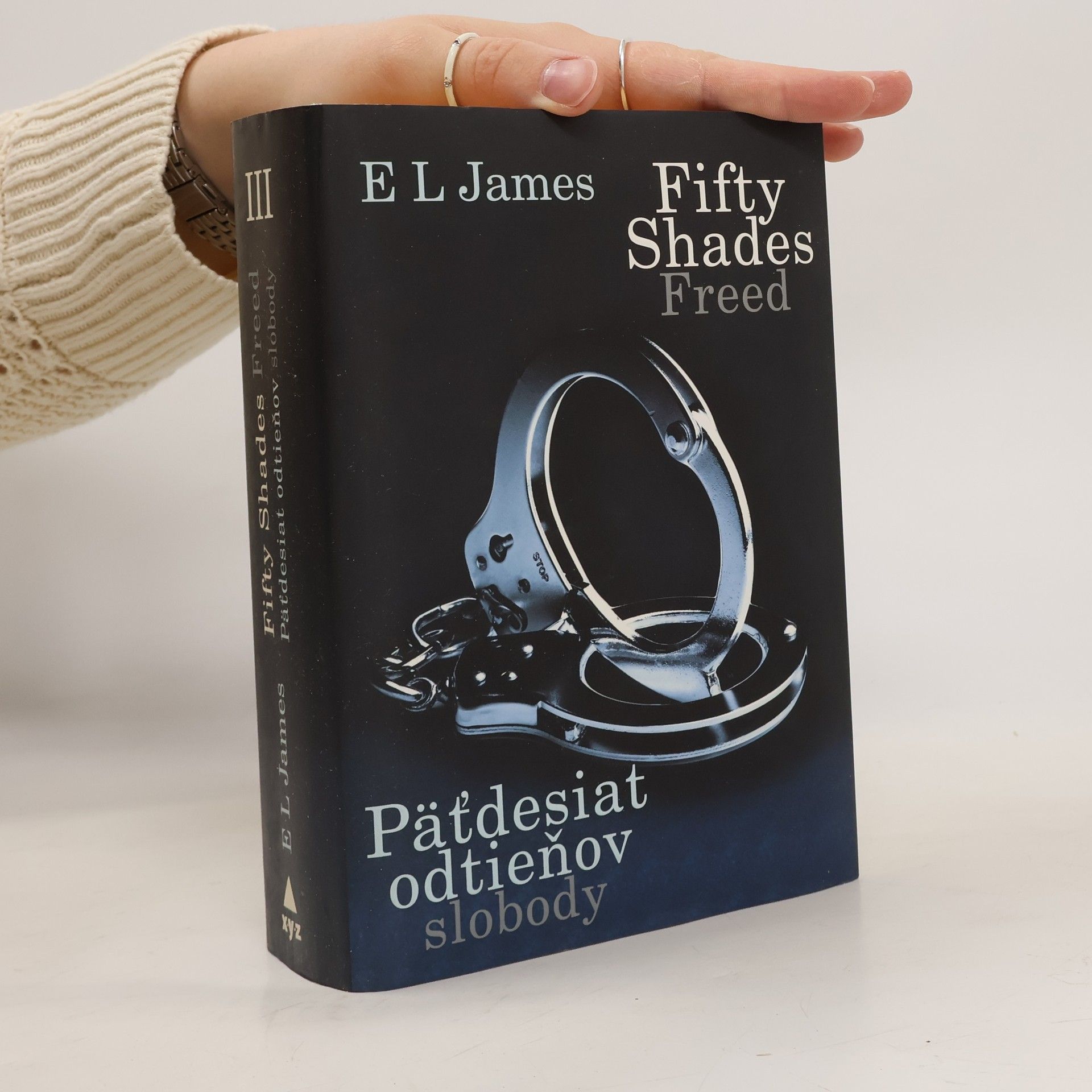 E L James Päťdesiat odtieňov slobody