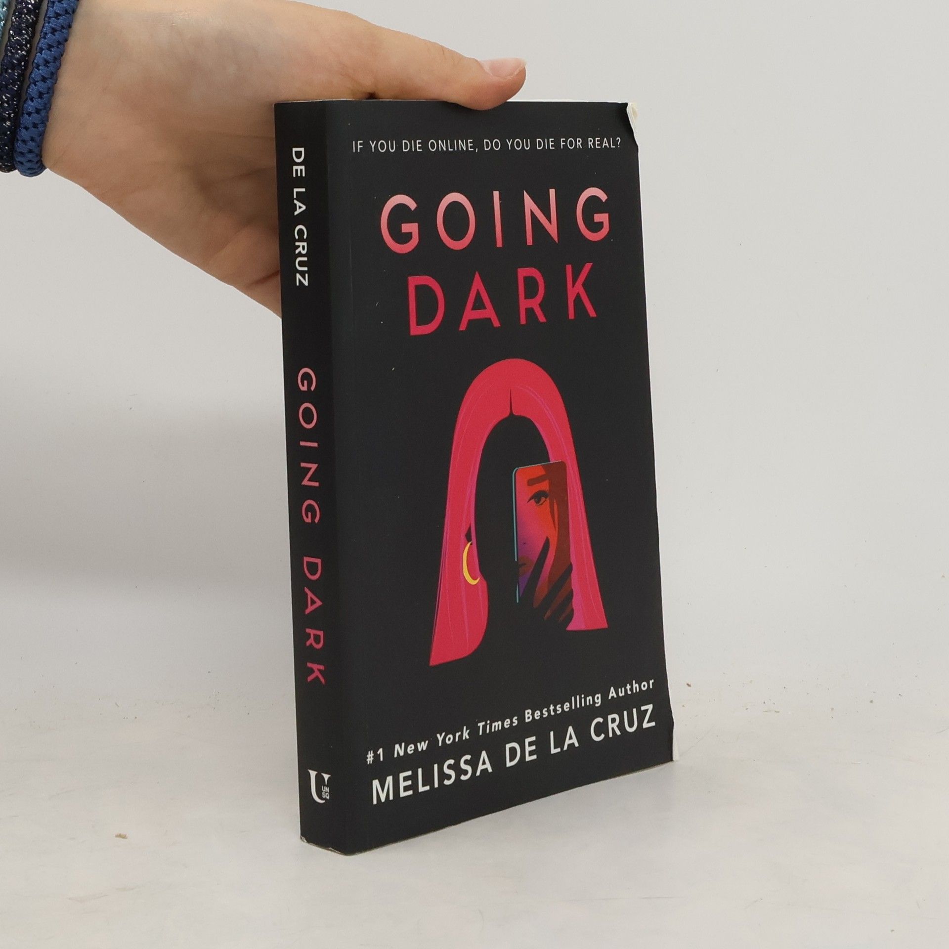 Melissa De la Cruz Going Dark