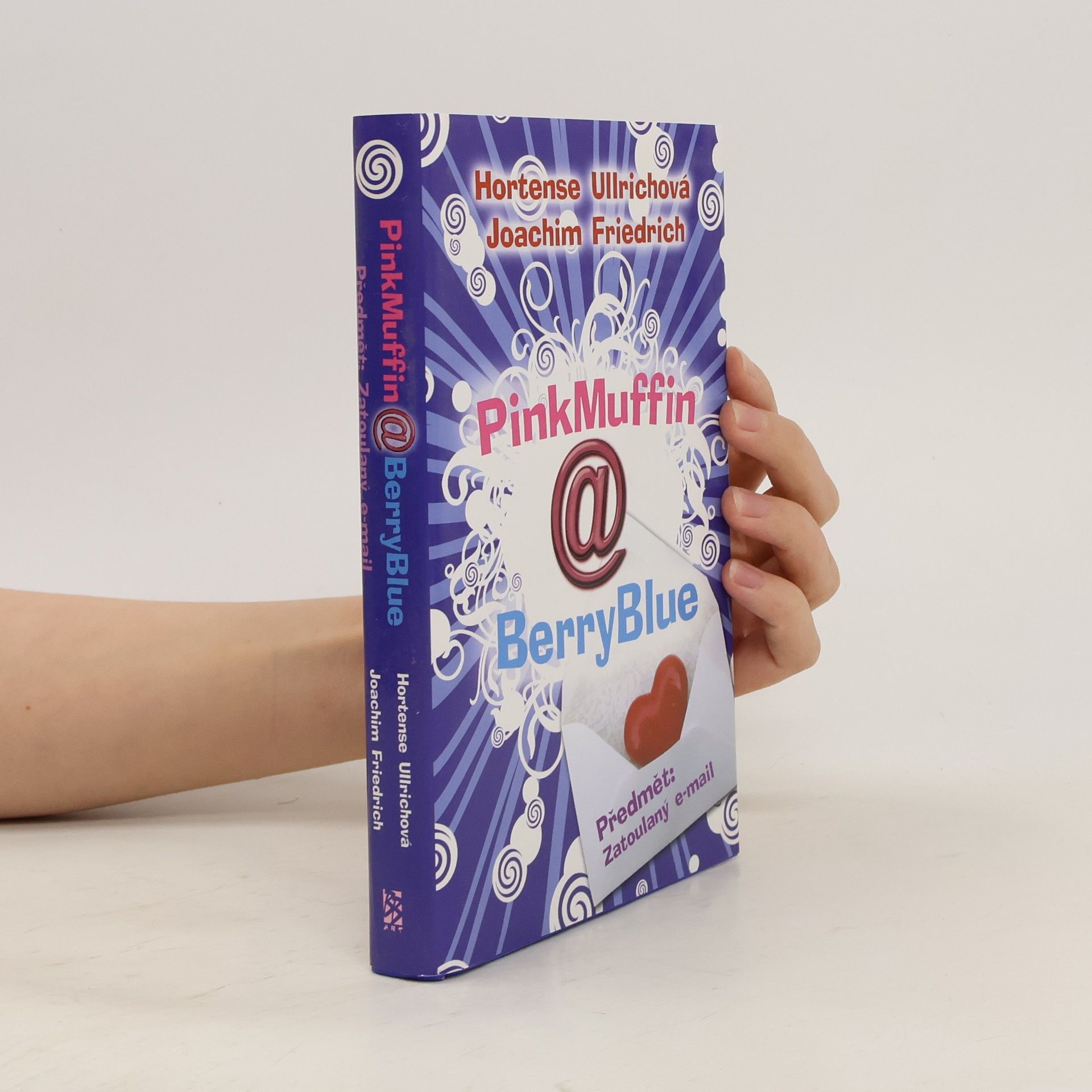 Hortense Ullrich PinkMuffin@BerryBlue: Předmět - zatoulaný e-mail