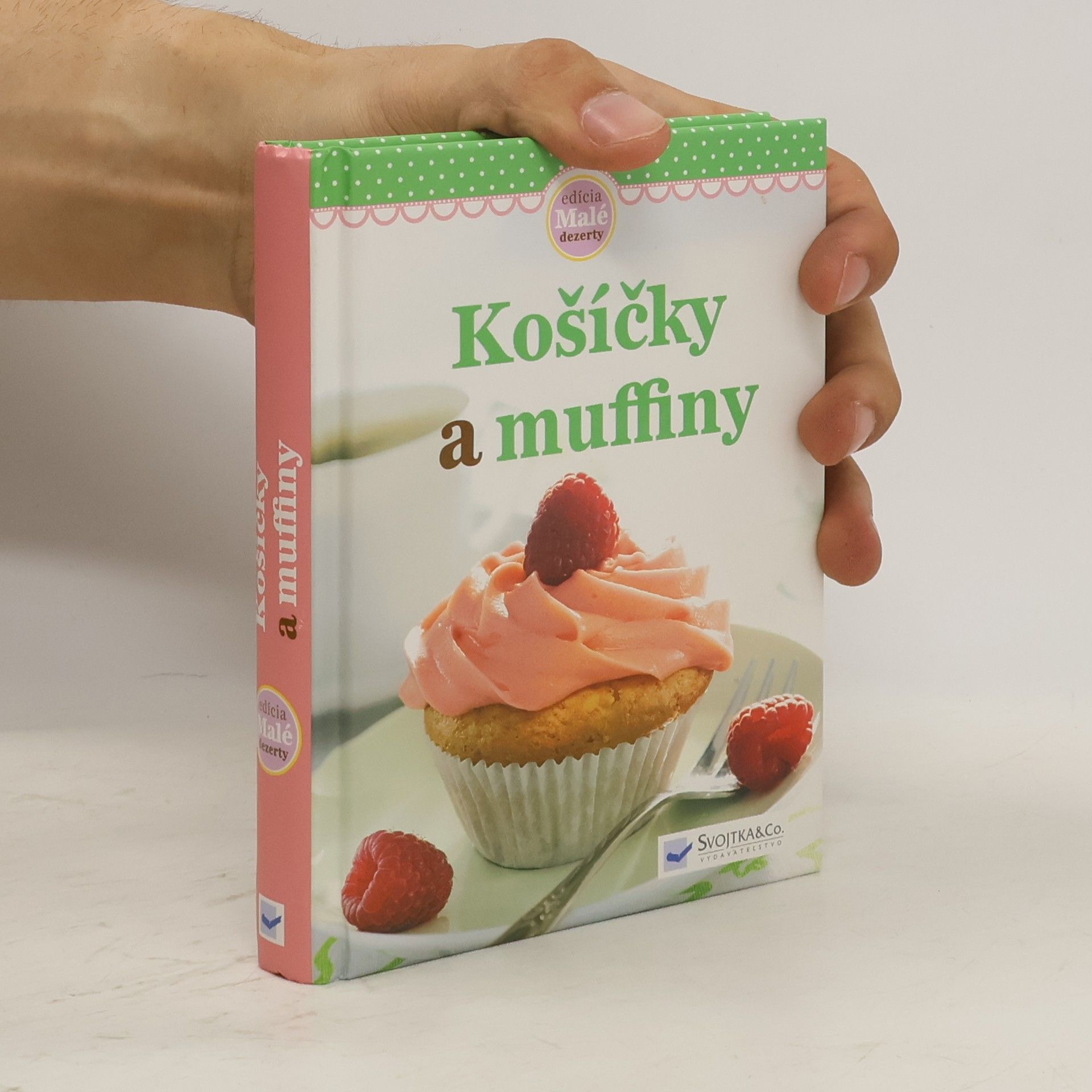 AA.VV. Košíčky a muffiny