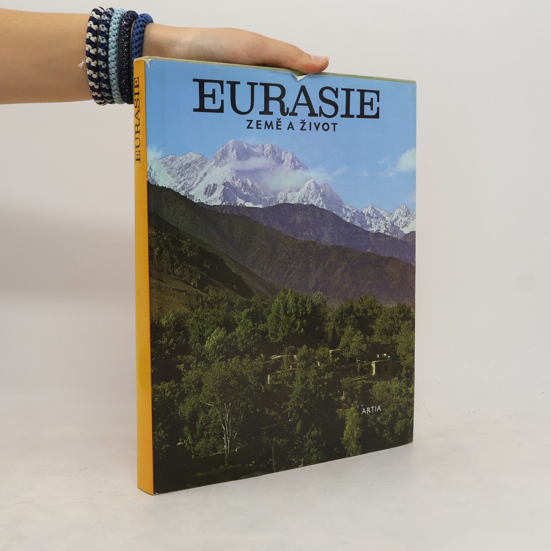 kolektiv Eurasie. Země a život