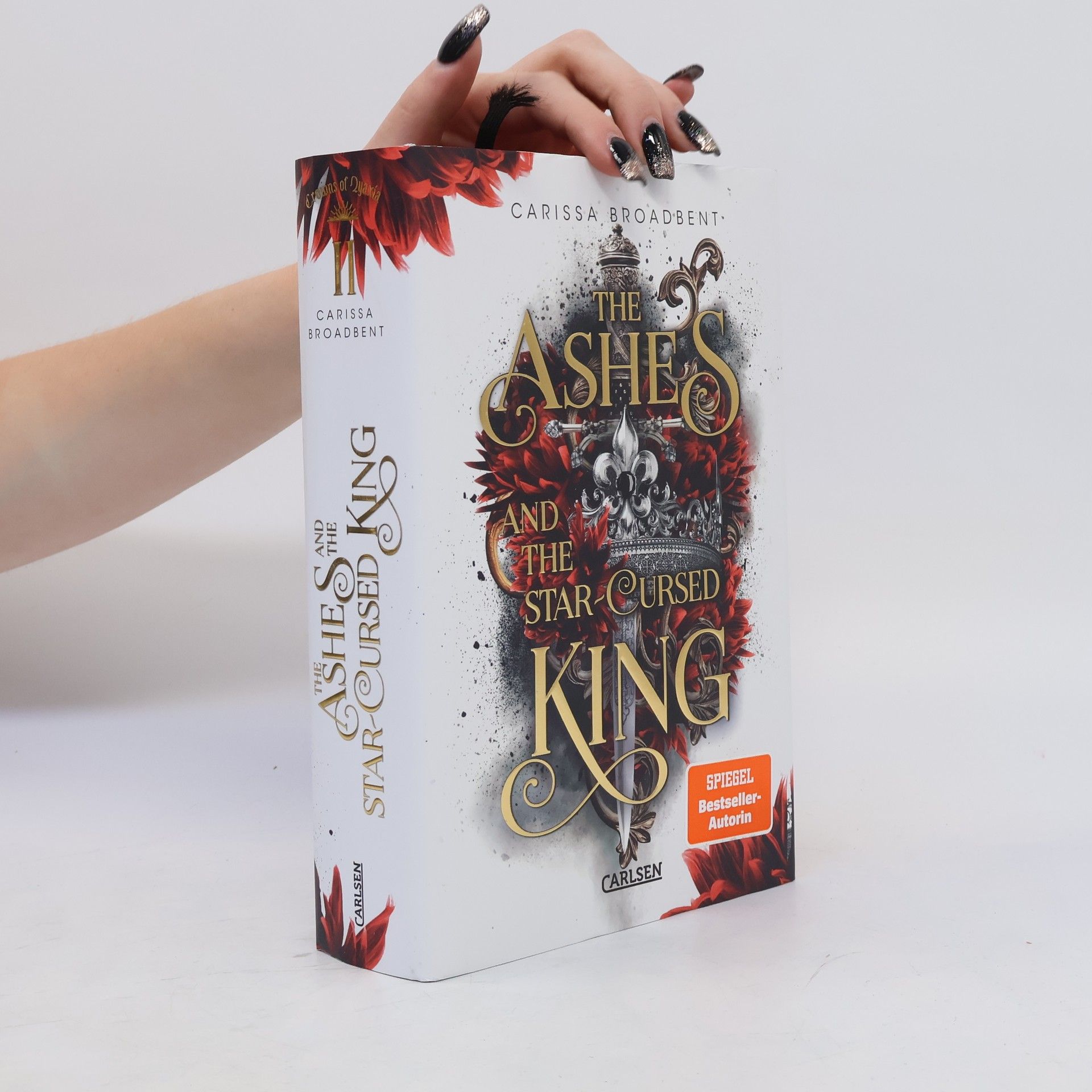 Carissa Broadbent The Ashes and the Star-Cursed King (Crowns of Nyaxia 2)