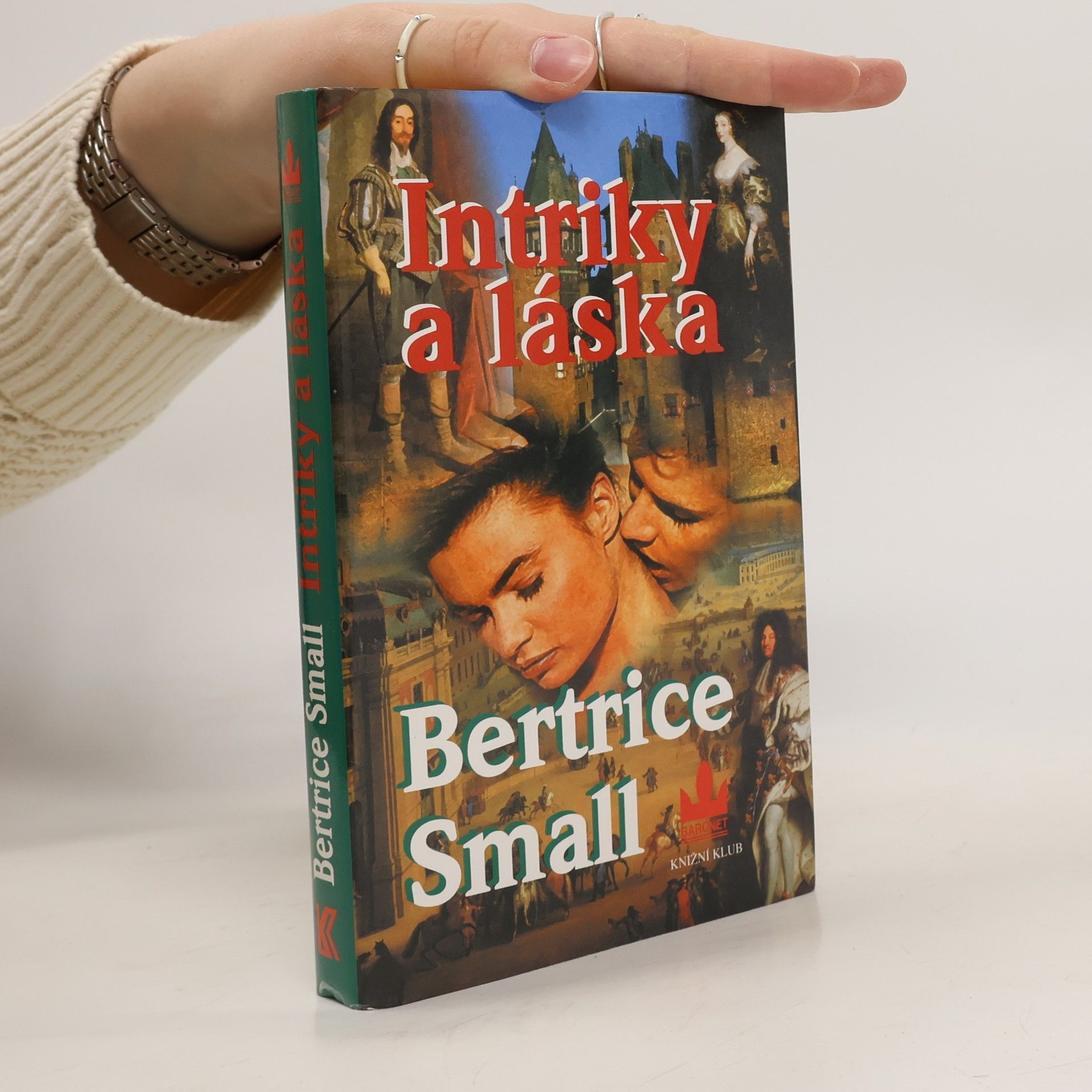 Bertrice Small Intriky a láska
