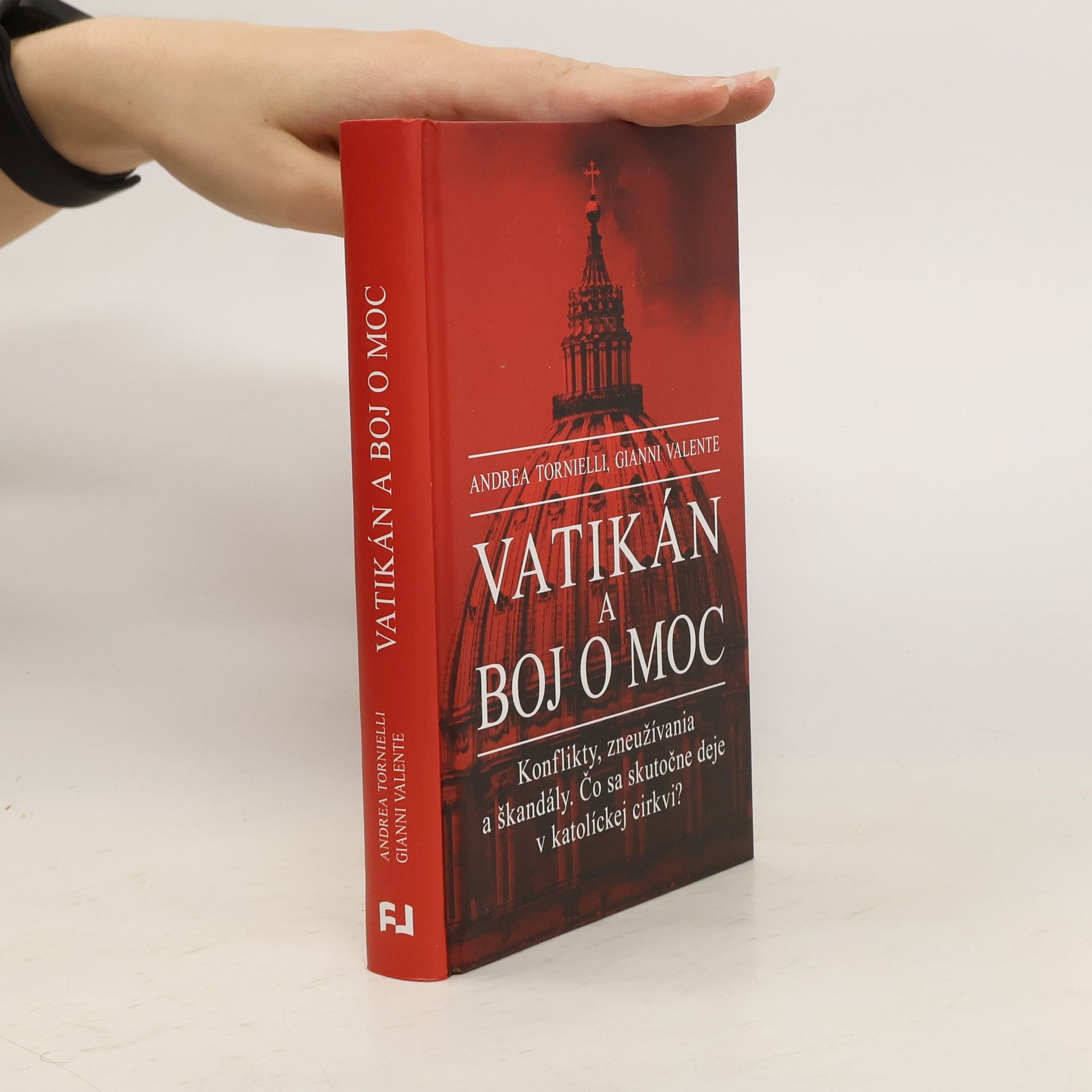 Andrea Tornielli Vatikán a boj o moc