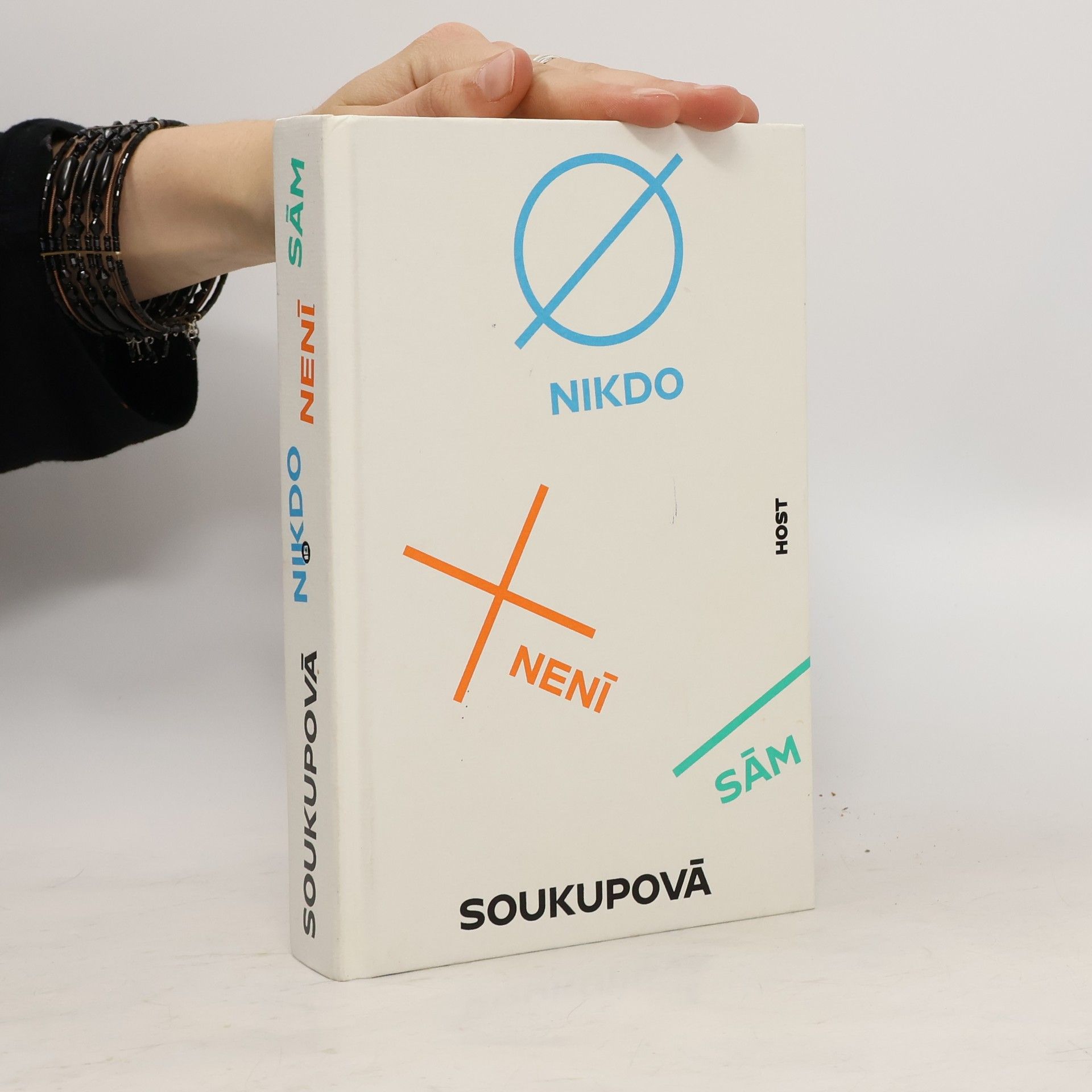 Petra Soukupova Nikdo není sám