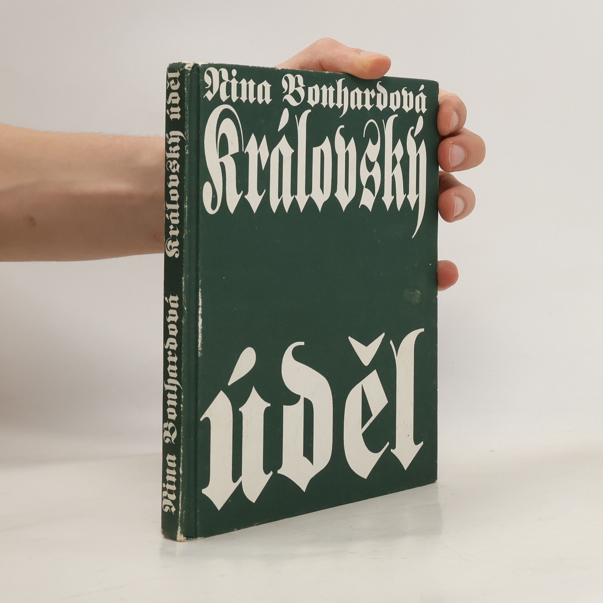 Nina Bonhardová Královský úděl