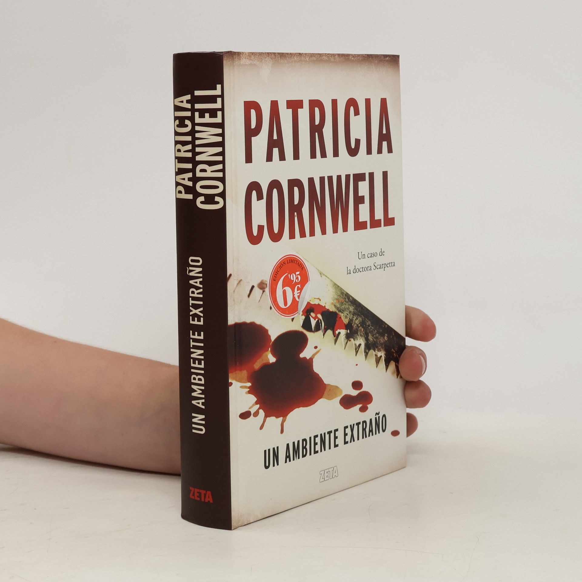 Patricia Cornwell Un ambiente extran̋o