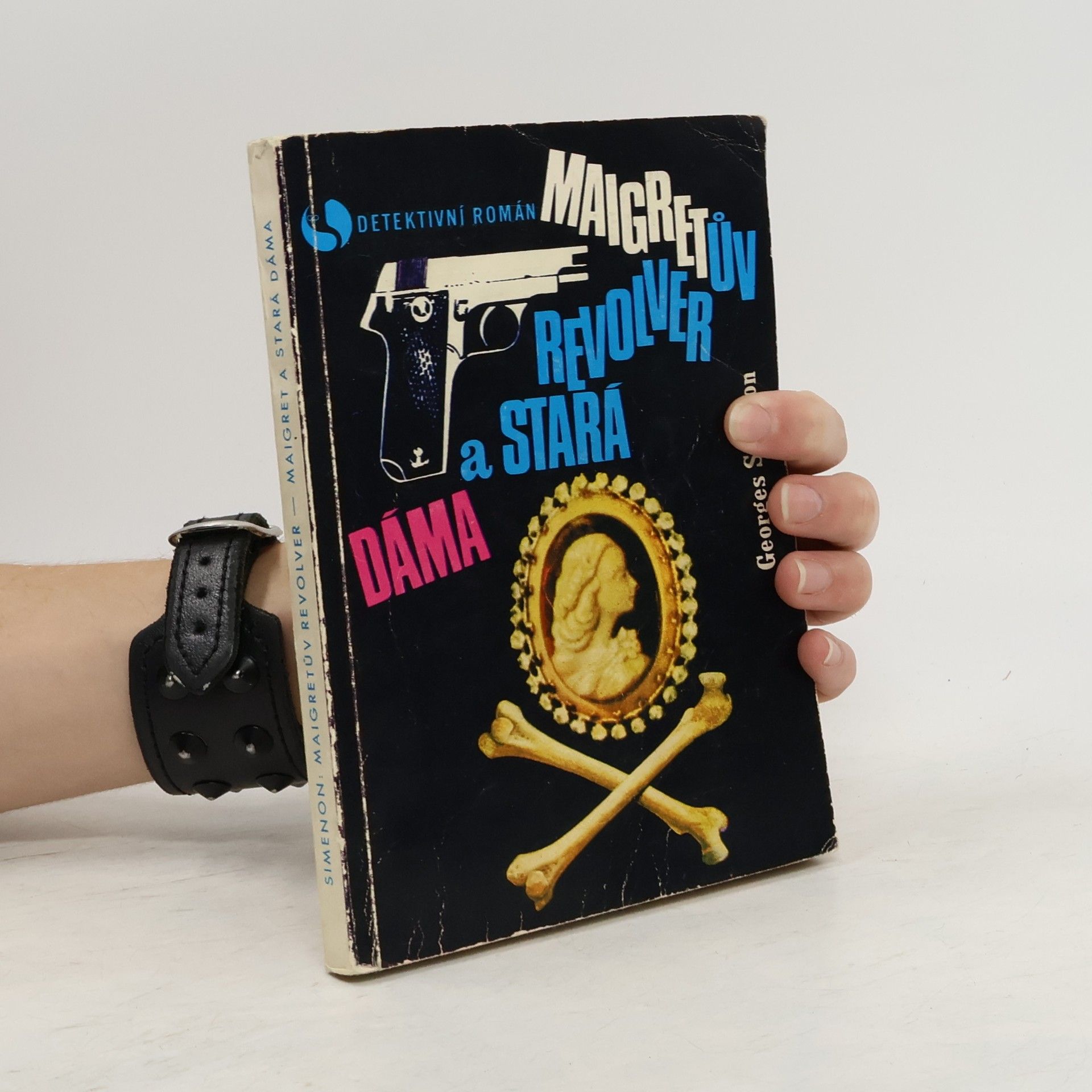 Georges Simenon Maigretův revolver a stará dáma