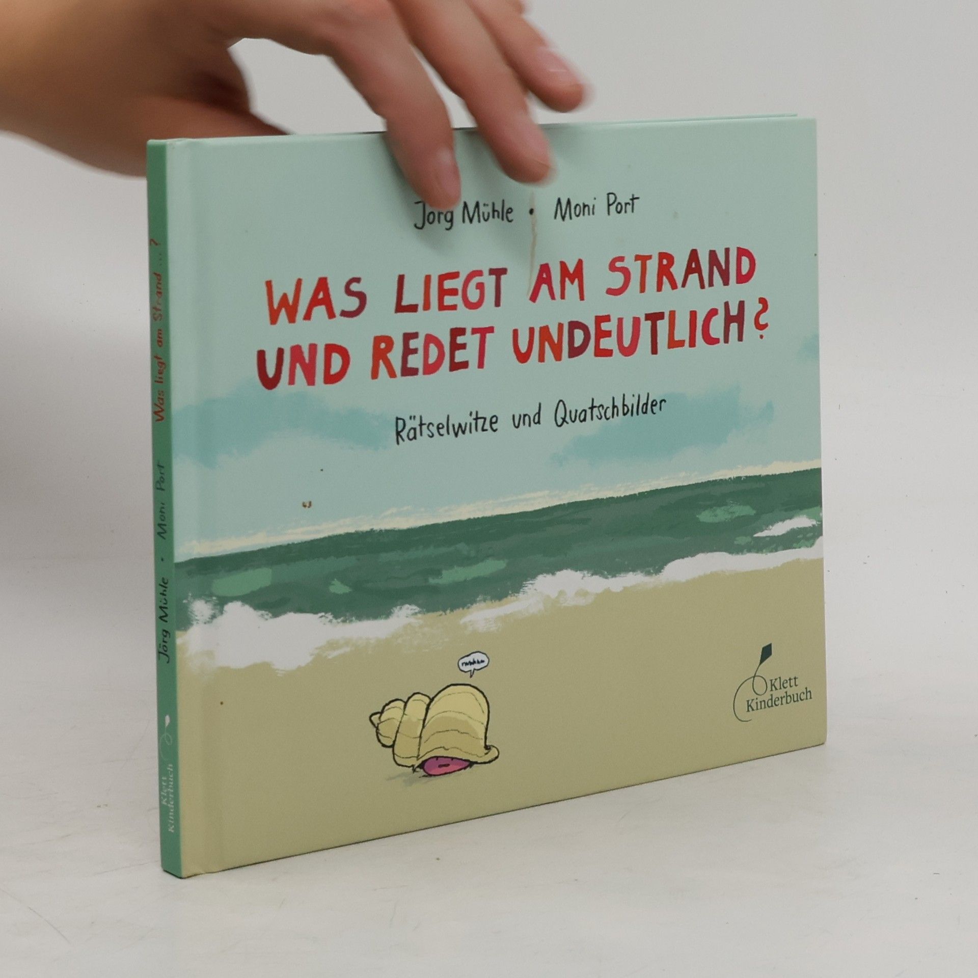 Moni Port Was liegt am Strand und redet undeutlich?