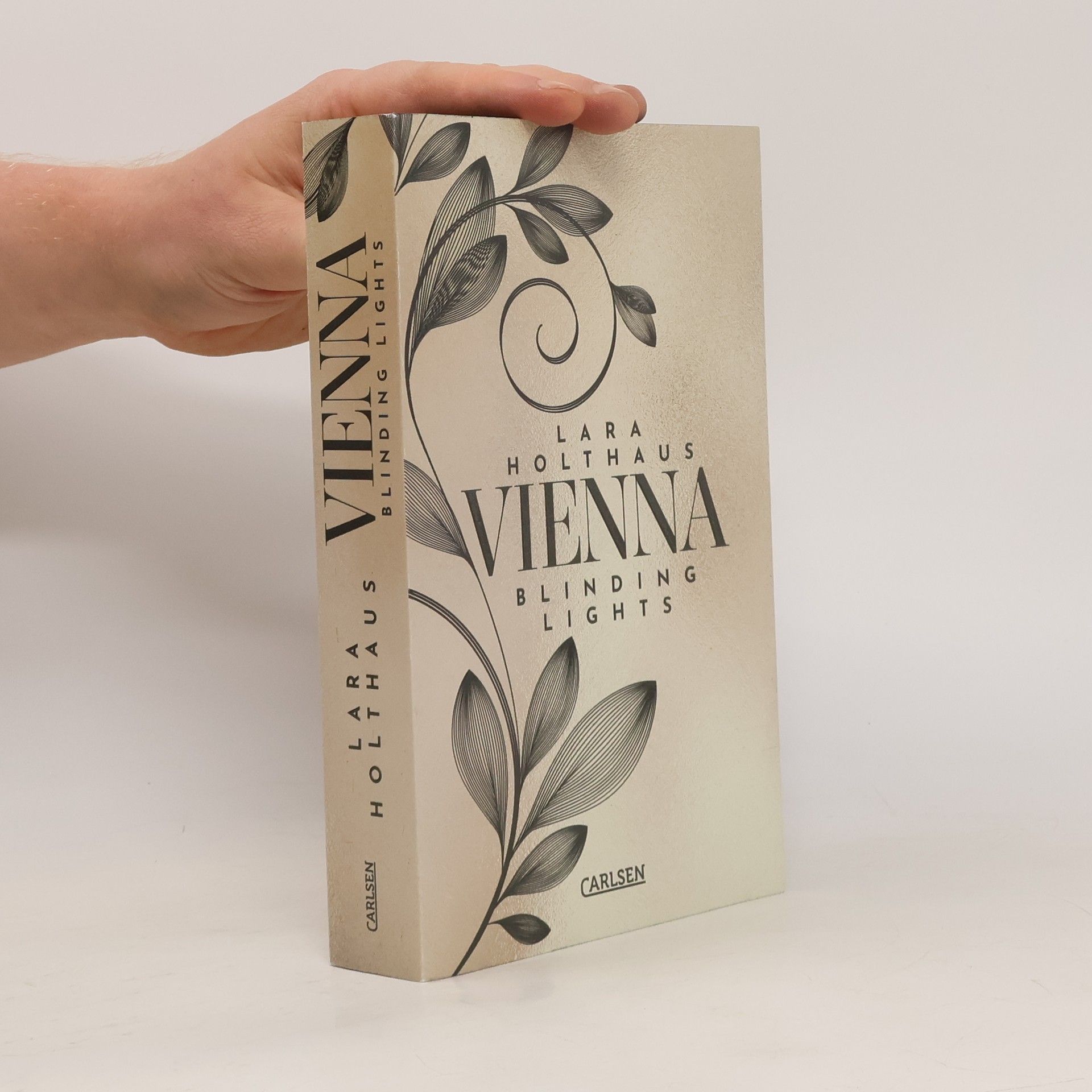 Lara Holthaus Vienna. Blinding Lights