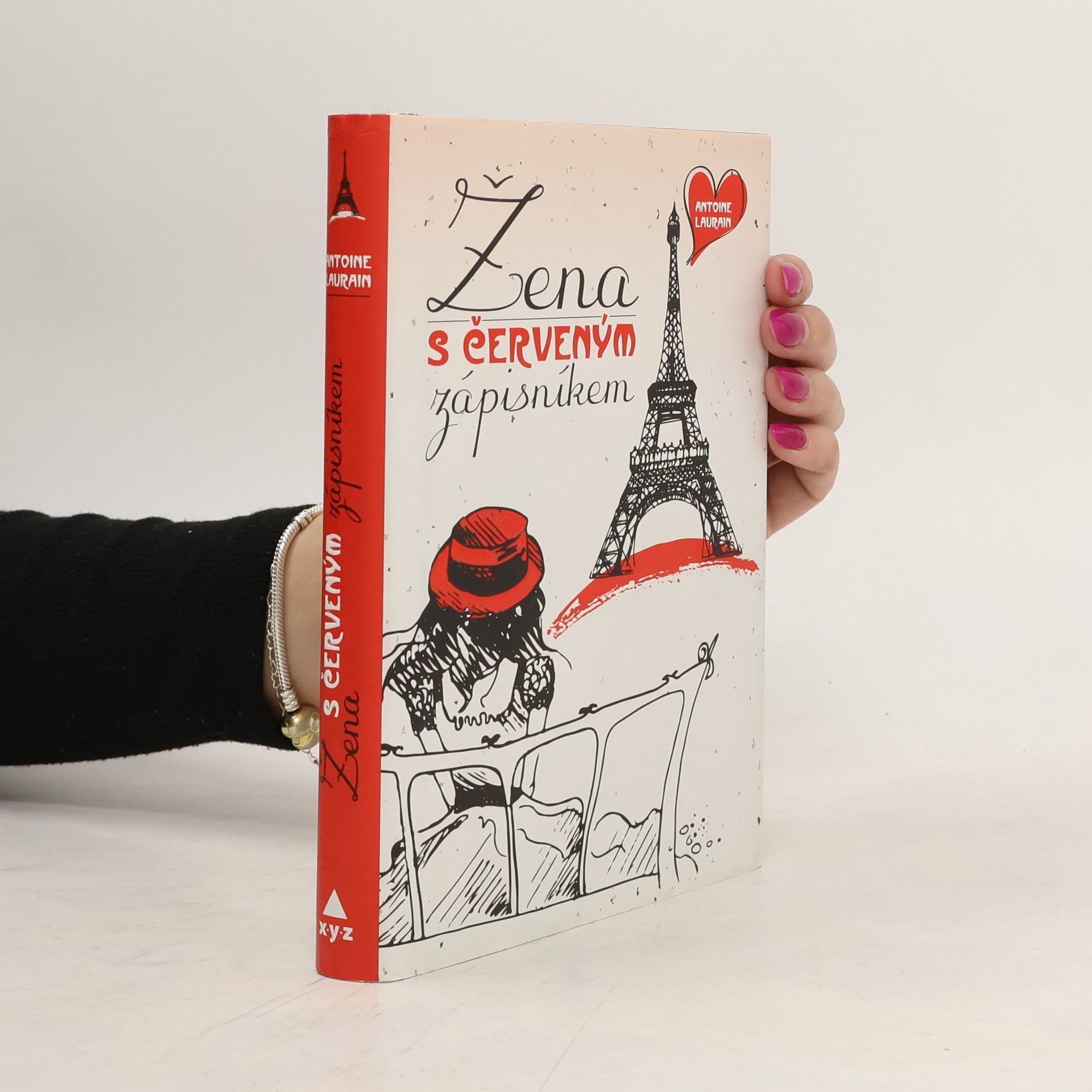 Antoine Laurain Žena s červeným zápisníkem