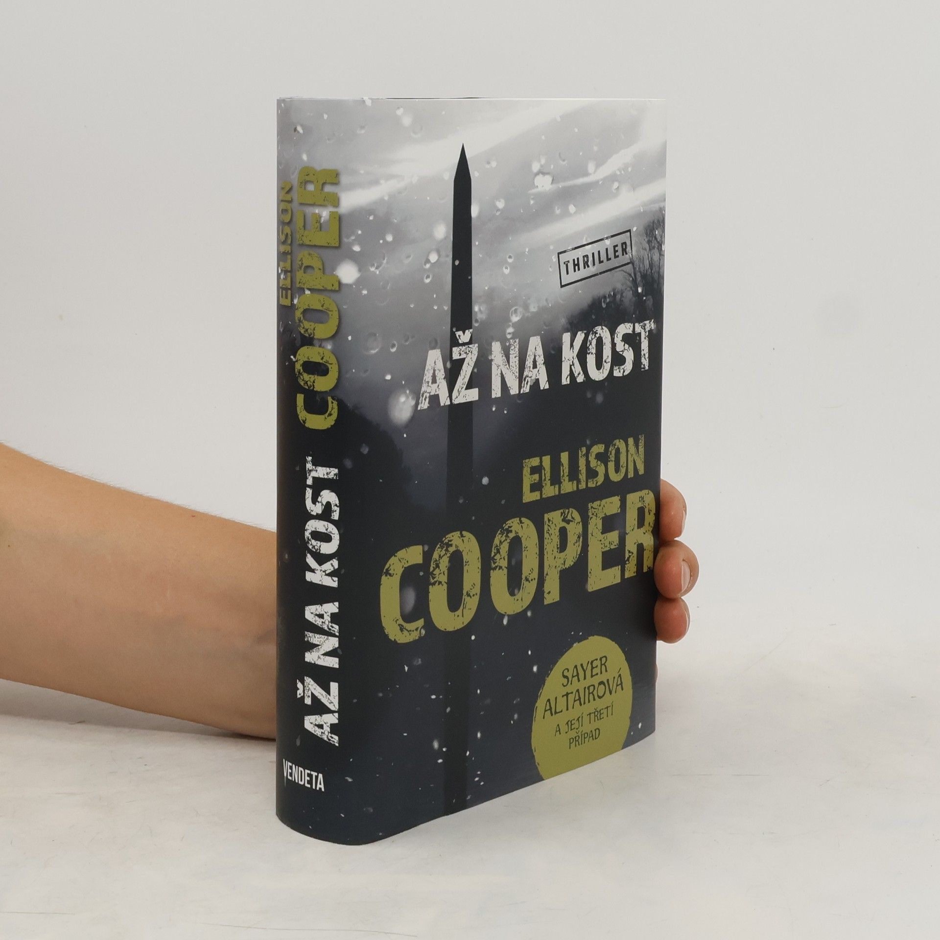 Ellison Cooper Až na kost