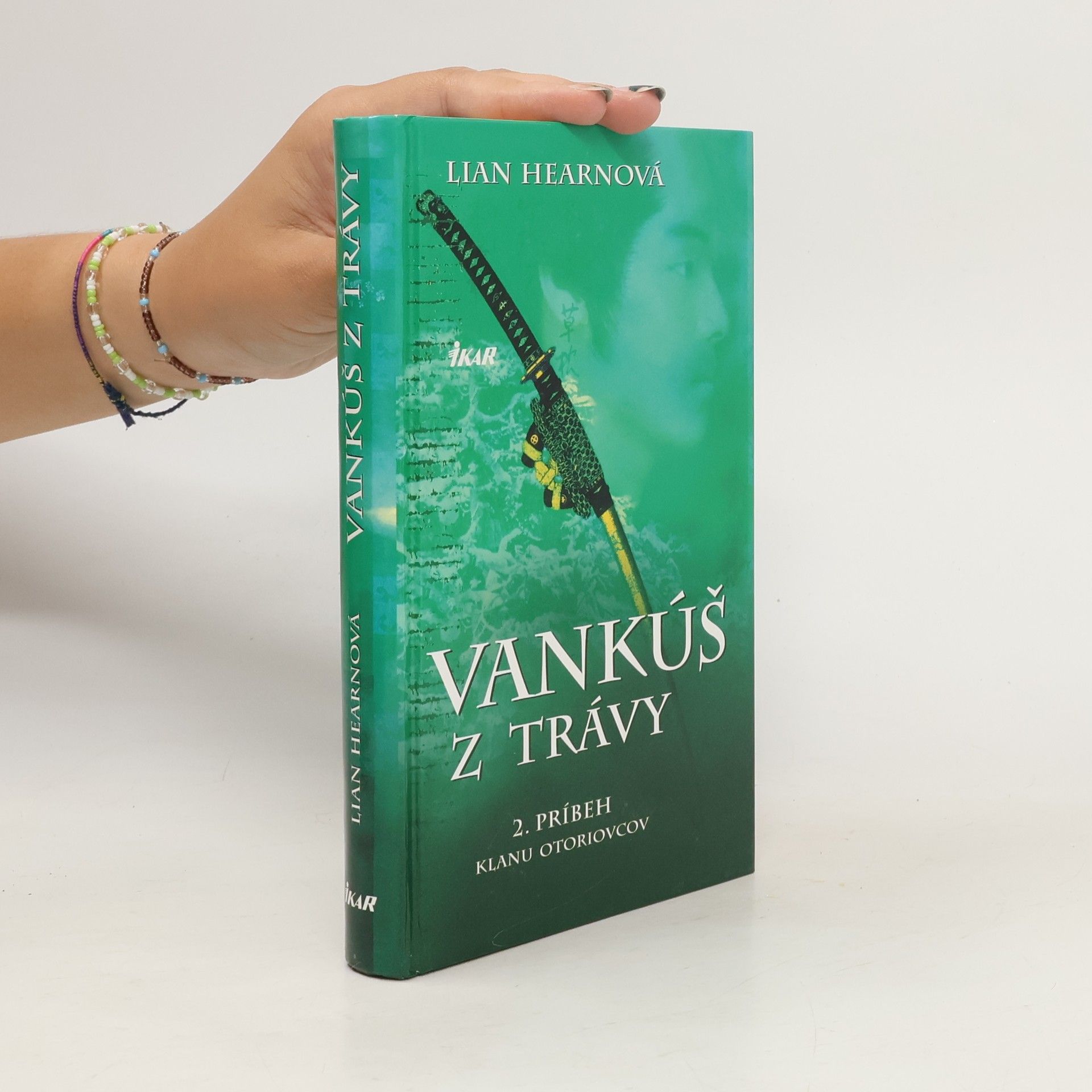 Lian Hearn Vankúš z trávy