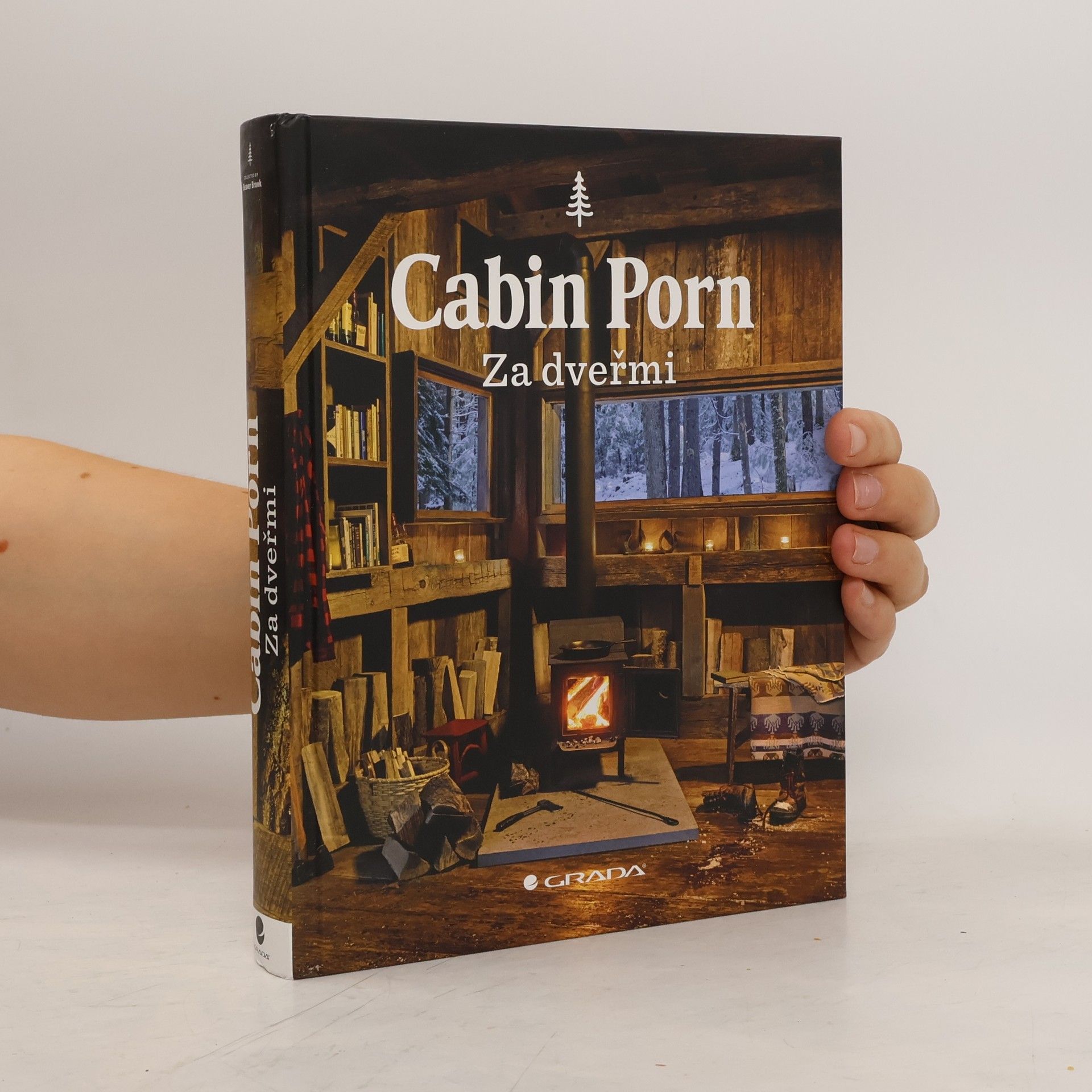 Zach Klein Cabin porn : za dveřmi