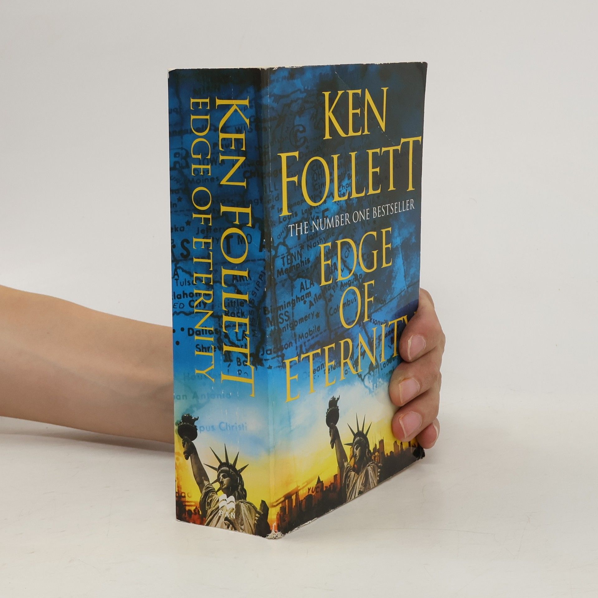 Ken Follett Edge of Eternity - paperback