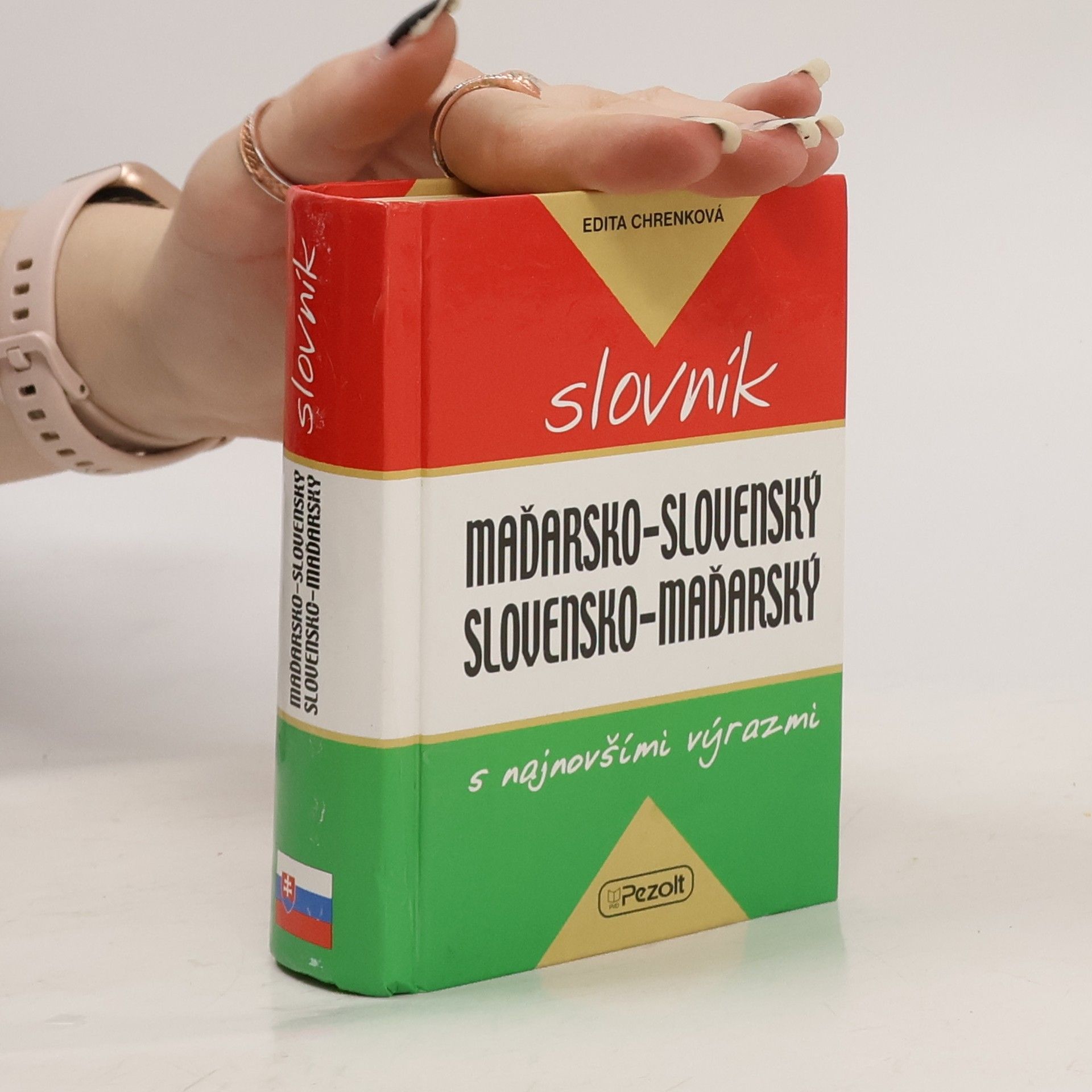 Edita Chrenková Maďarsko-slovenský a slovensko-maďarský slovník s najnovšími výrazmi