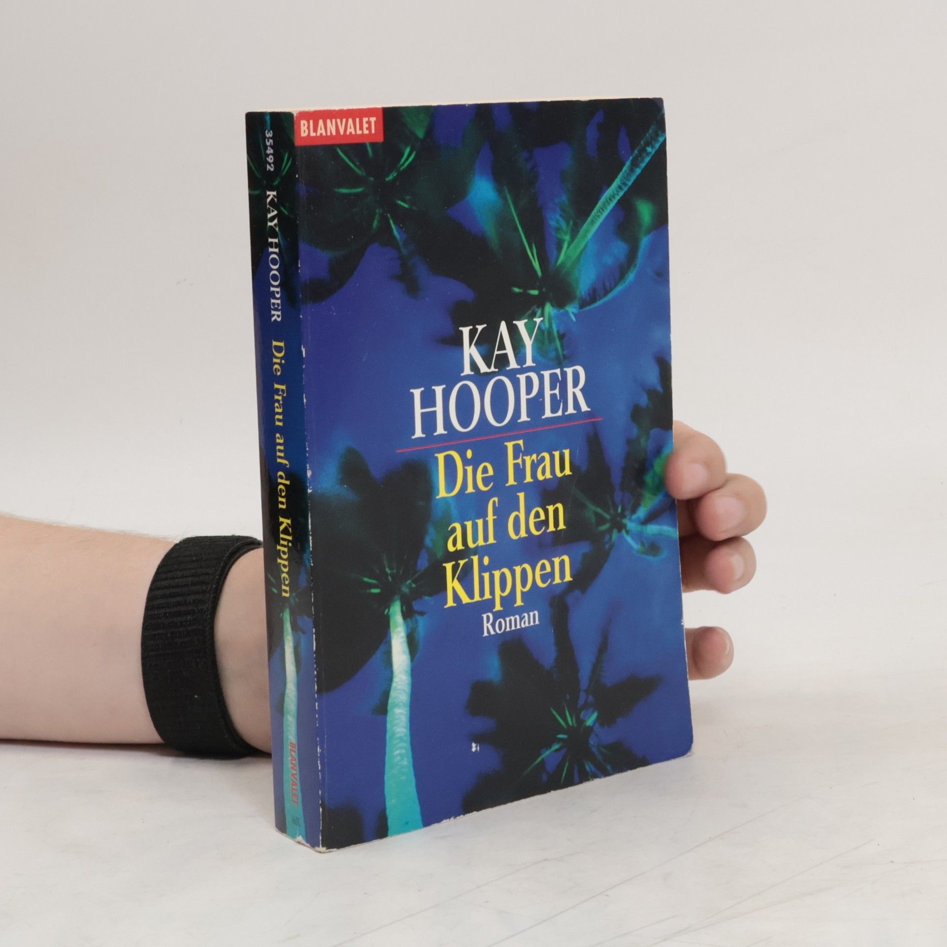Kay Hooper Die Frau auf den Klippen. Roman. Dtsch. v. Michael Kubiak