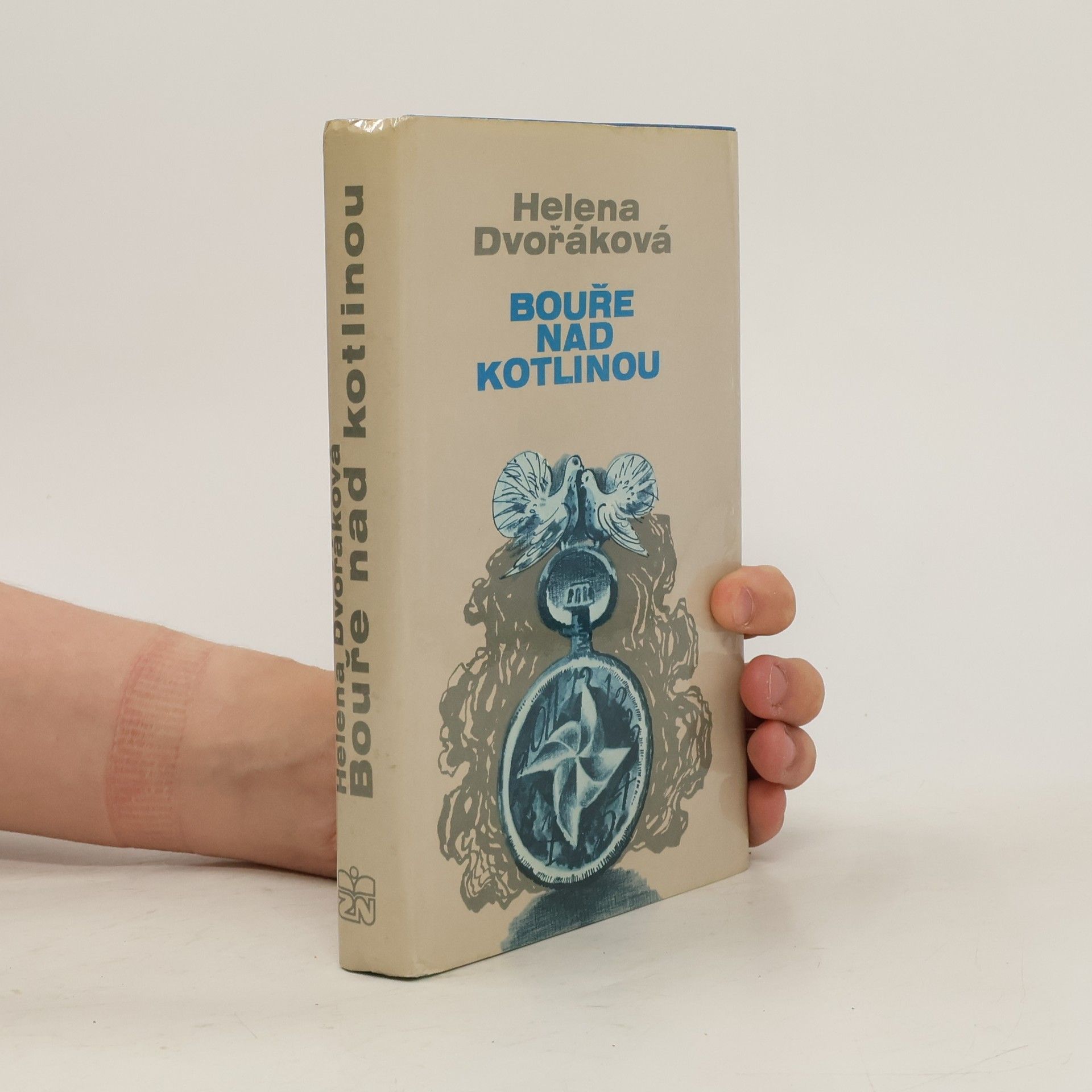 Helena Dvořáková Bouře nad kotlinou