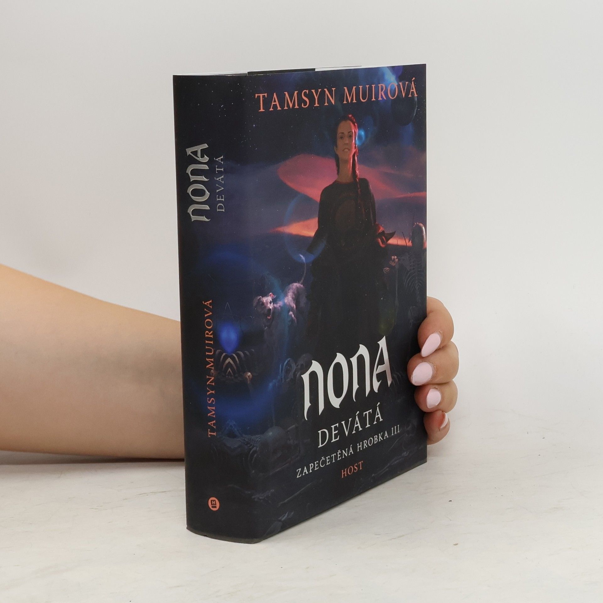 Tamsyn Muir Zapečetěná hrobka III. Nona Devátá