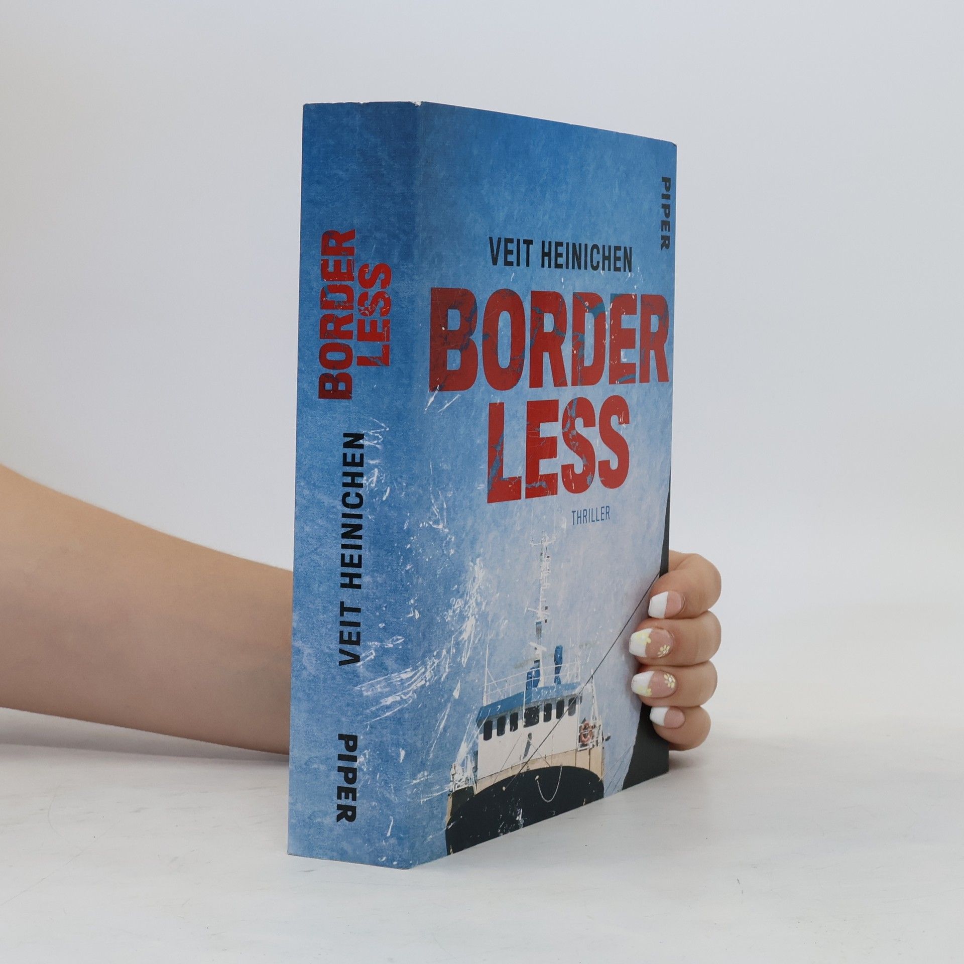 Veit Heinichen Borderless