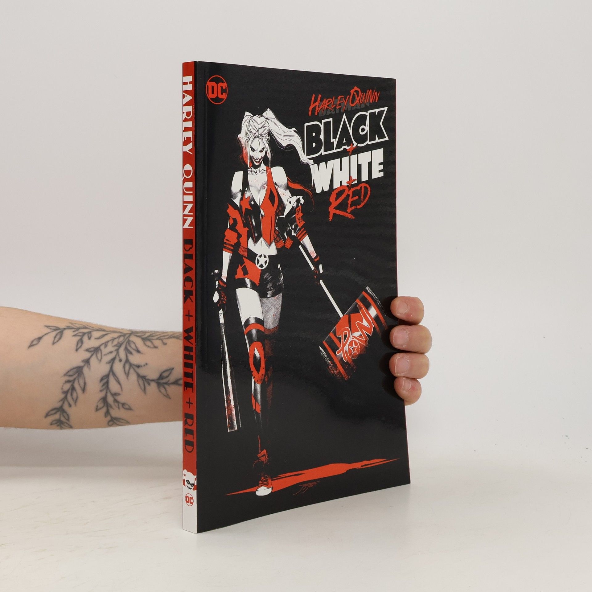 DC Comics  Harley Quinn Black + White + Red