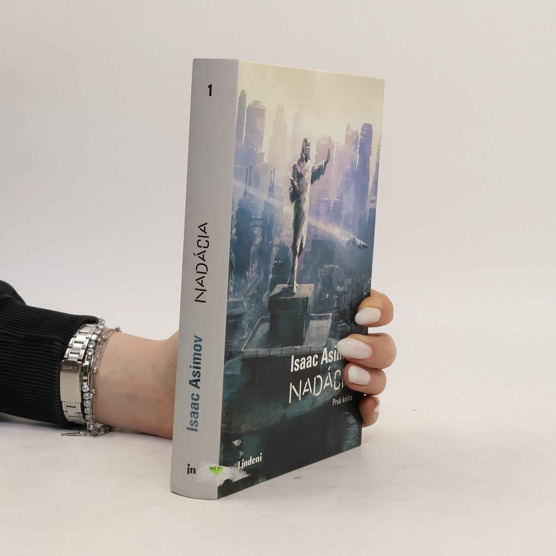 Isaac Asimov Nadácia. Prvá kniha