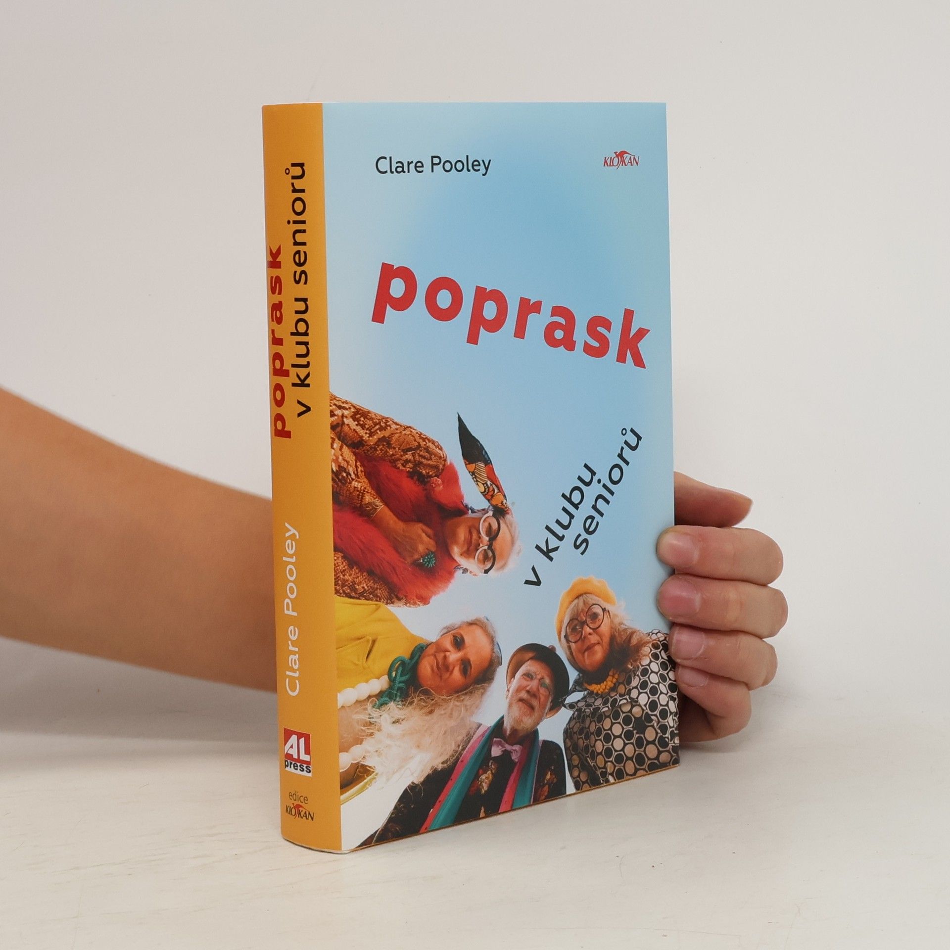 Clare Pooley Poprask v klubu seniorů
