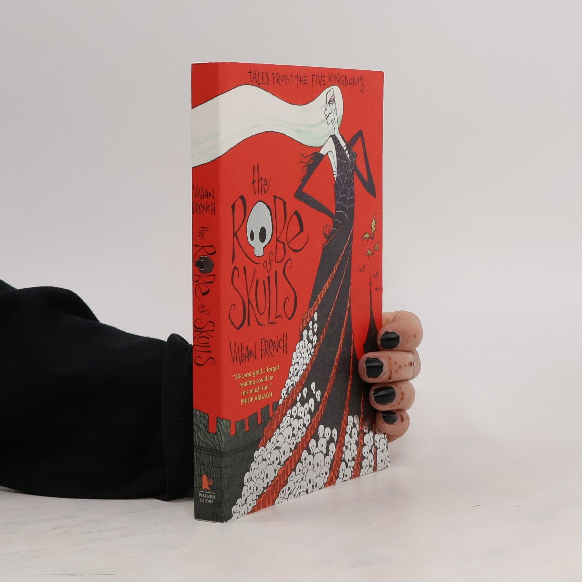 Vivian French The Robe of Skulls