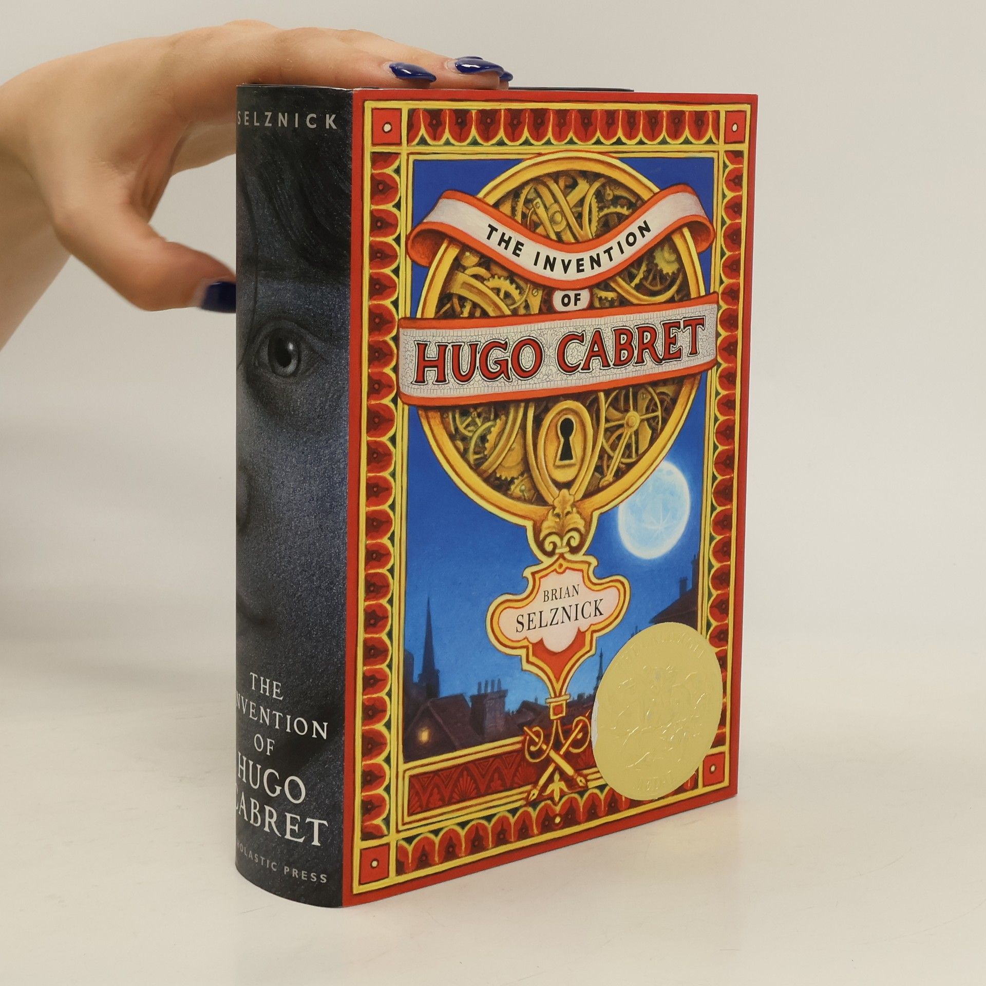 Brian Selznick The invention of Hugo Cabret : a novel in words and pictures