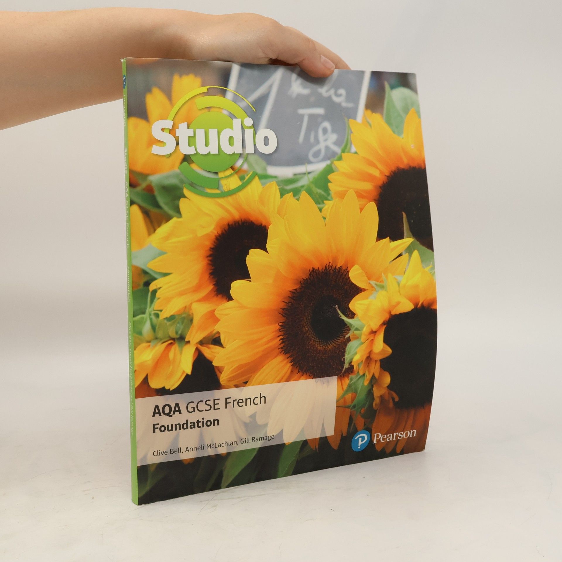 Clive Bell Studio AQA GCSE French Foundation Student Book