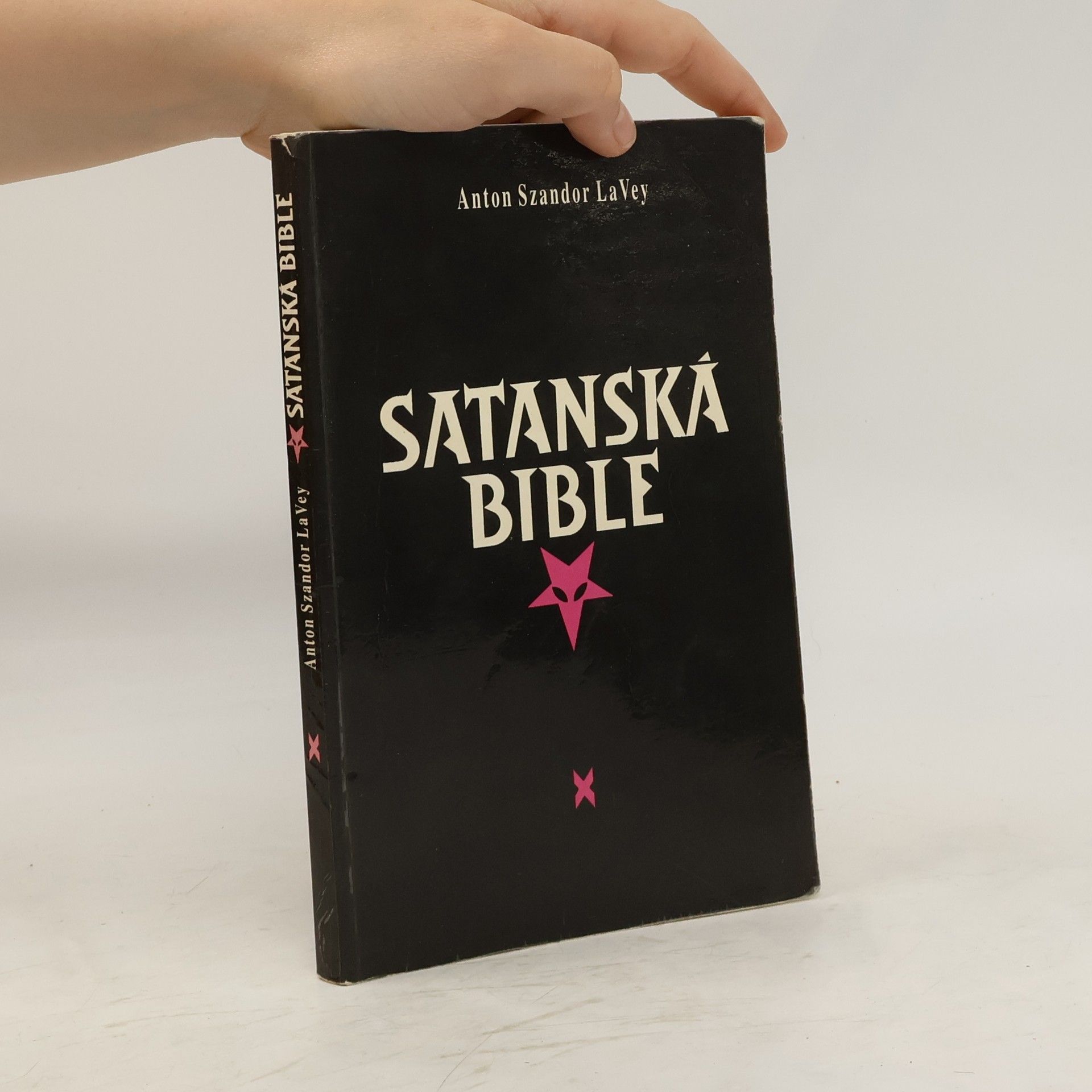 Anton Szandor La Vey Satanská bible