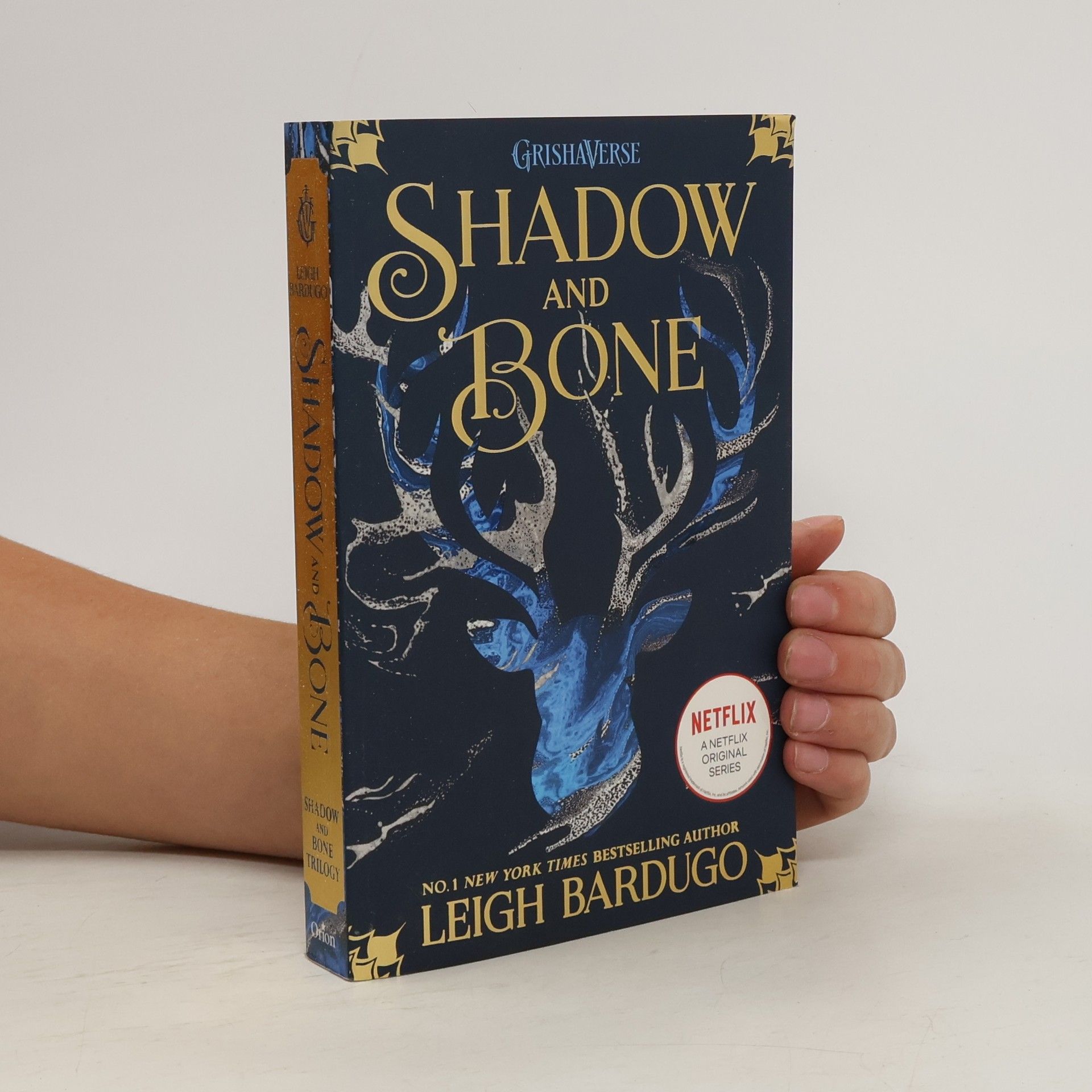 Leigh Bardugo Shadow and Bone