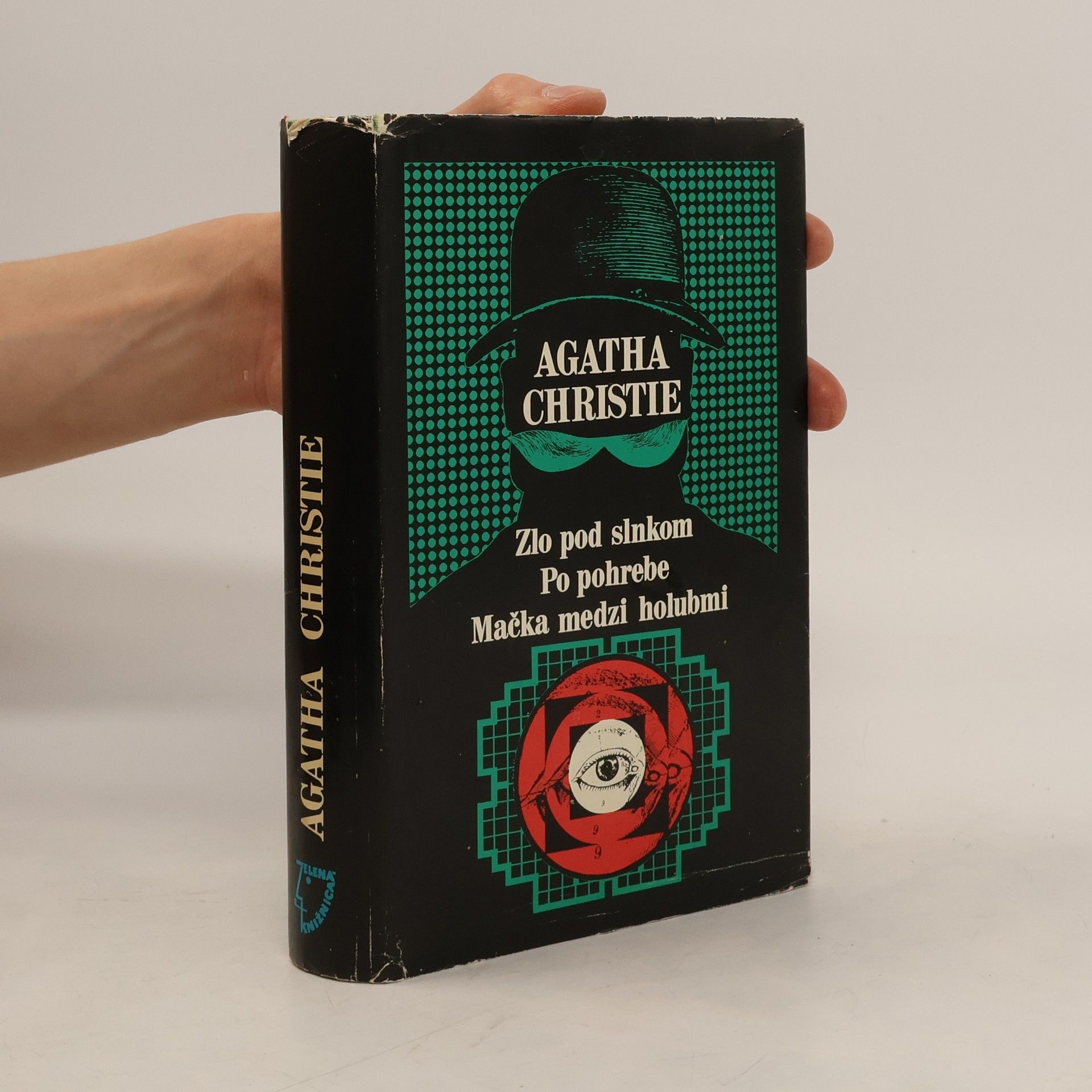 Agatha Christie Zlo pod slnkom. Po pohrebe. Mačka medzi holubmi