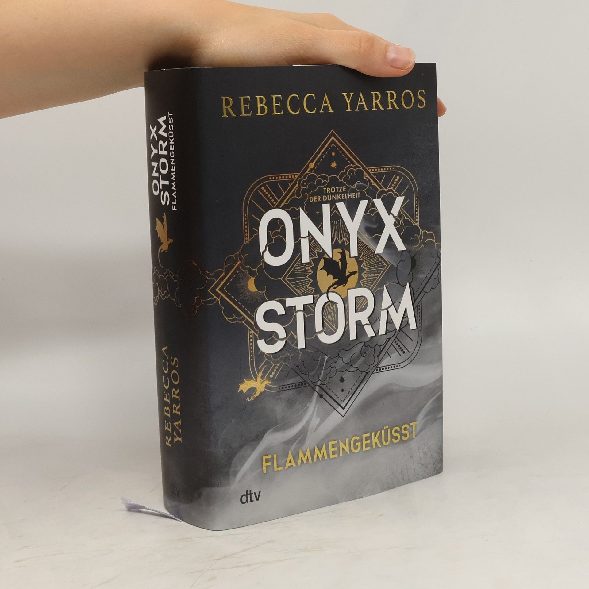 Rebecca Yarros Onyx Storm - Flammengeküsst - Deluxe-Ausgabe mit Farbschnitt