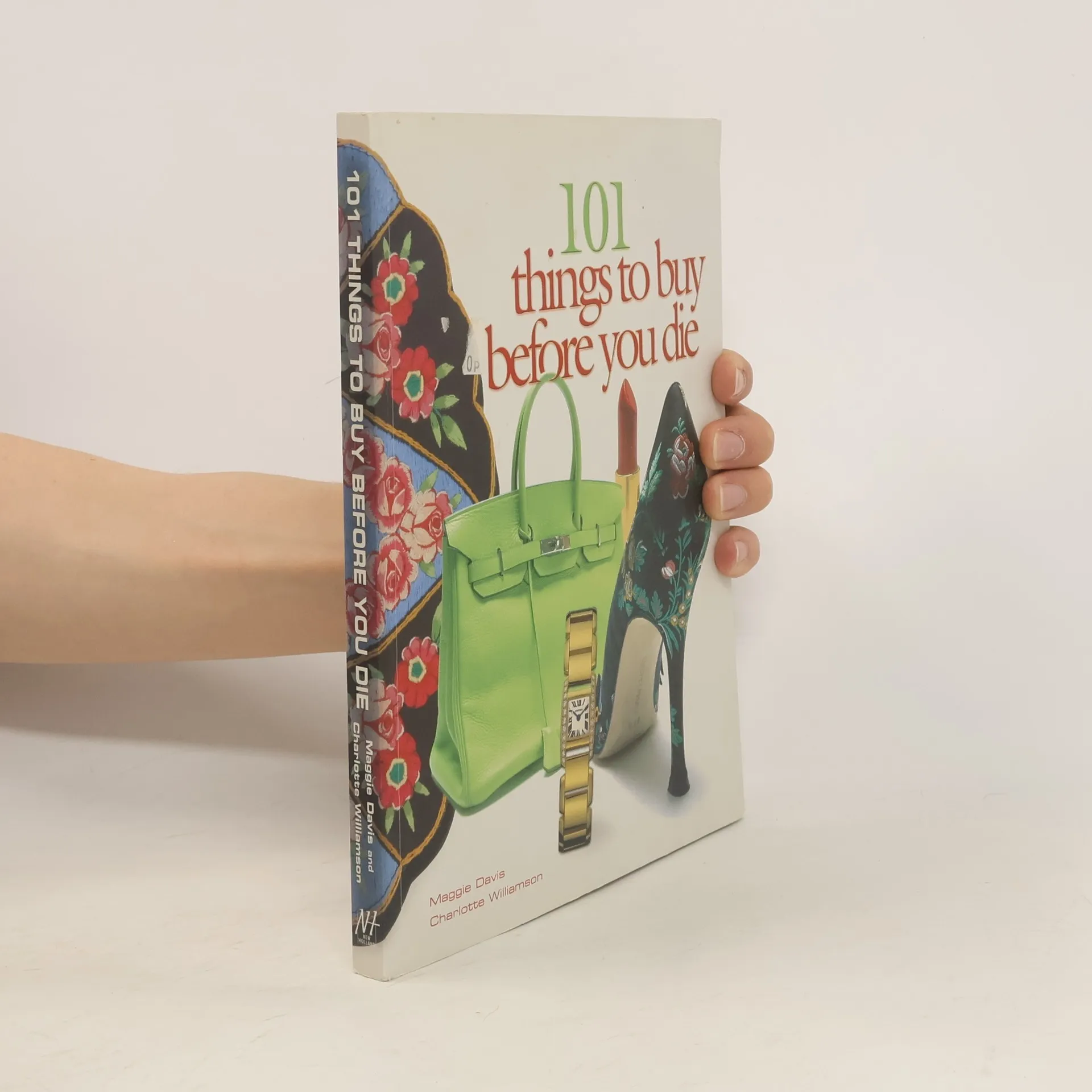 101 Things to Buy Before You Die | Book | Maggie Davis | EN